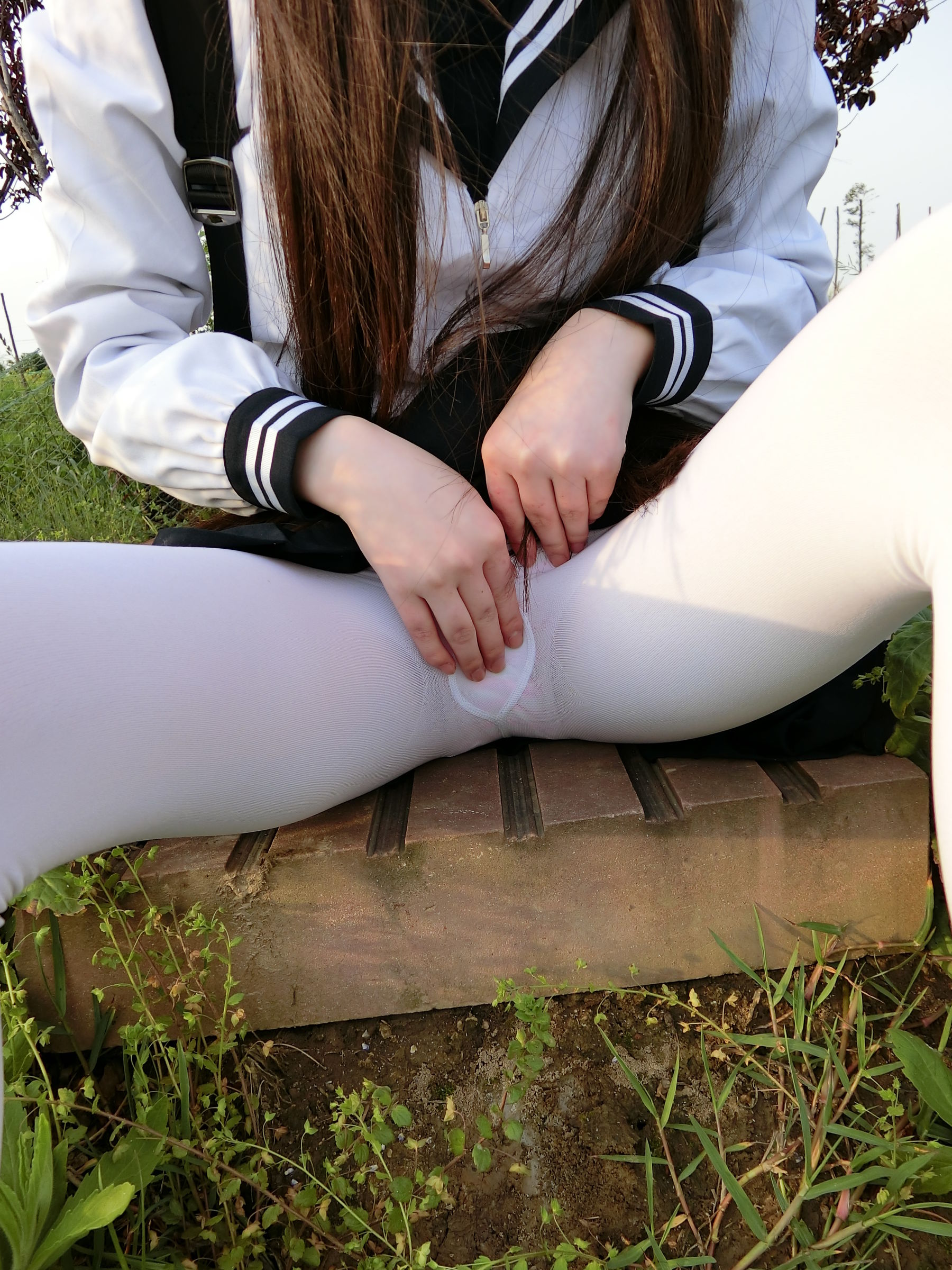 微博萌妹子西尔酱 – 户外JK白丝 [53P]