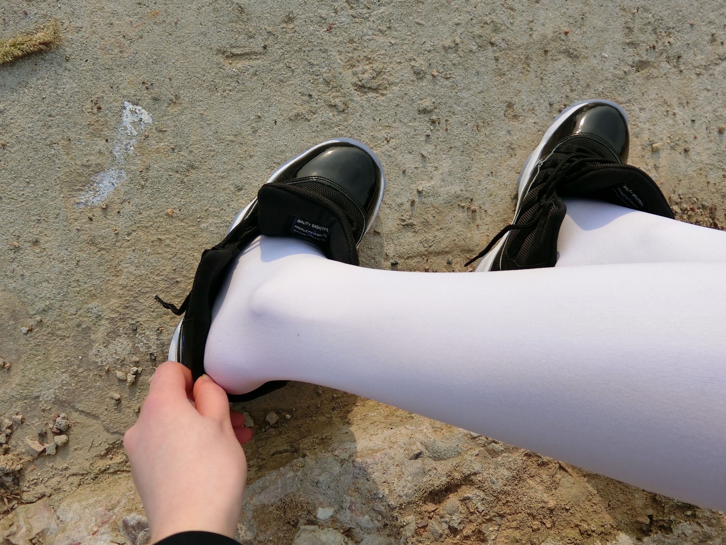 微博萌妹子西尔酱 – 户外JK白丝 [53P]