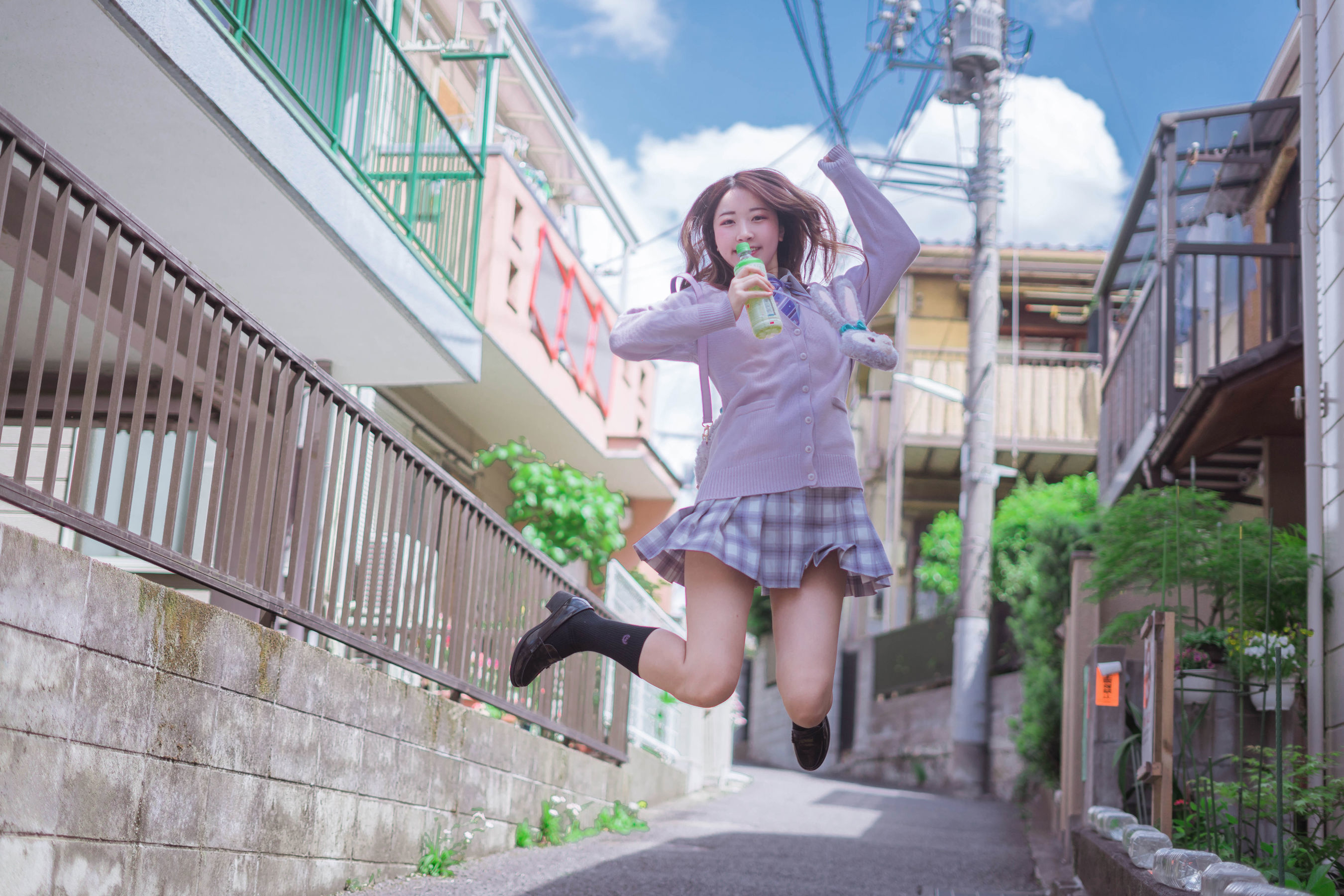 人气Coser黑川 民宿楼下 [15P]