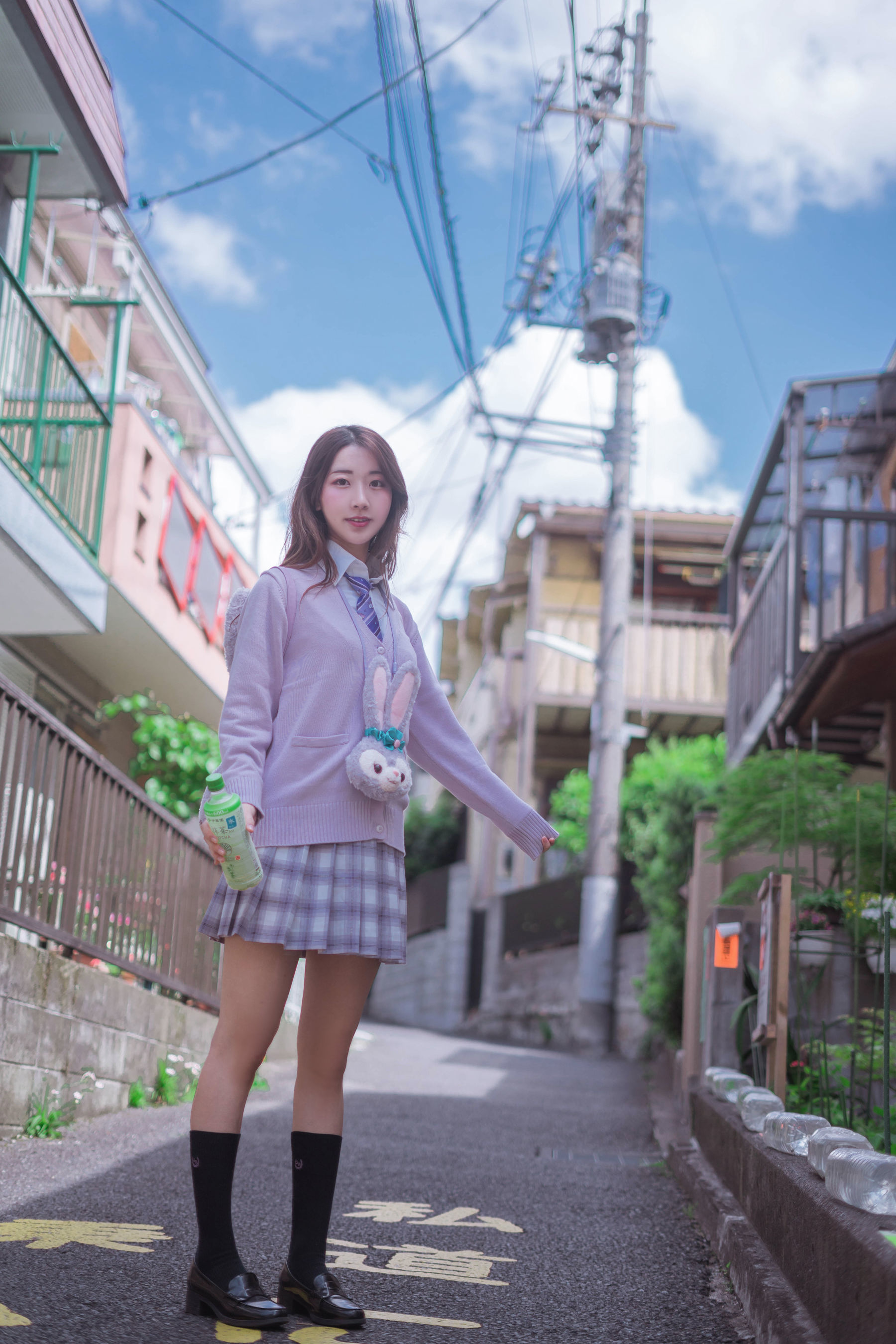 人气Coser黑川 民宿楼下 [15P]