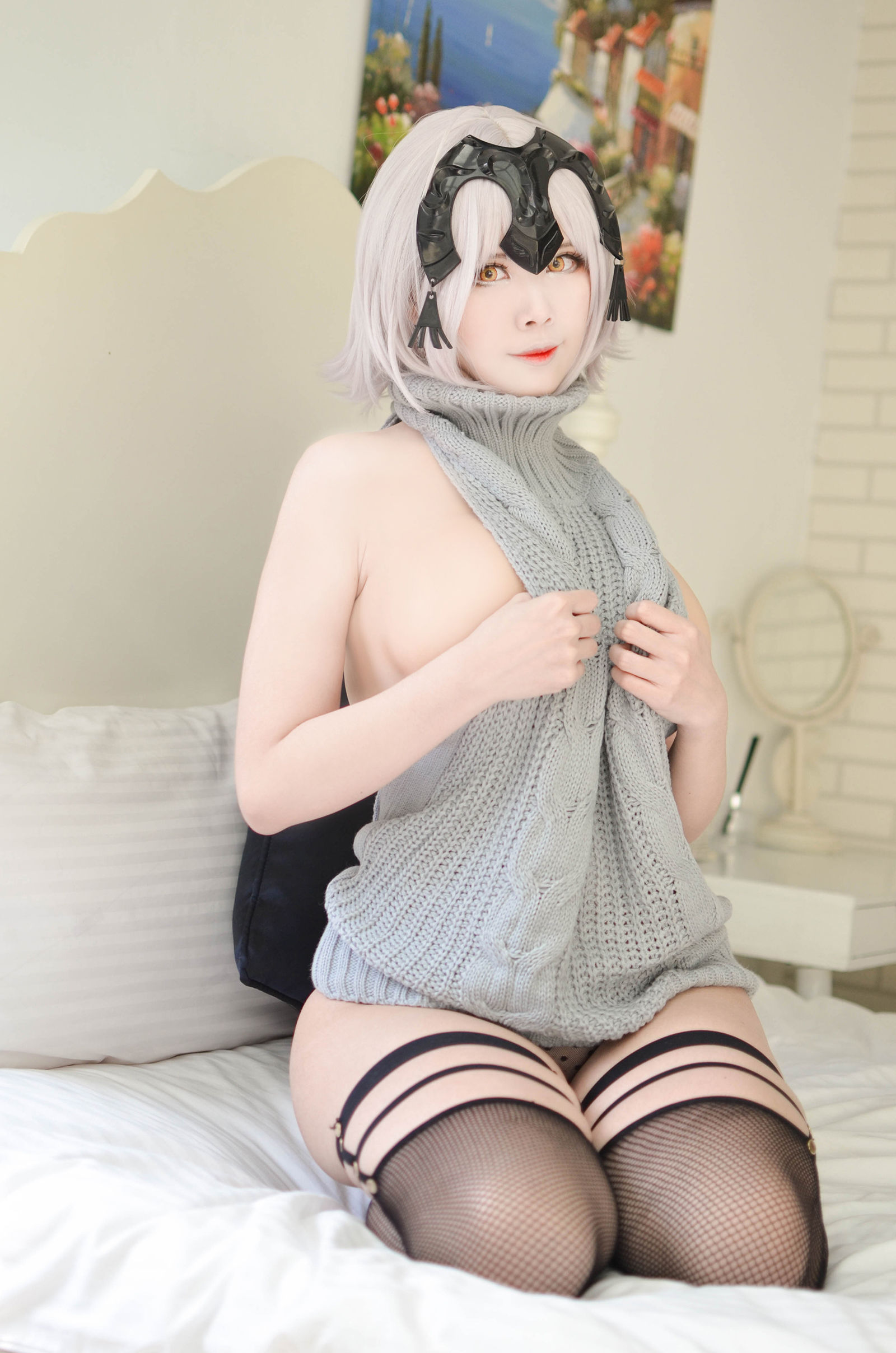 Coser萱-KaYa 露背毛衣 [25P]