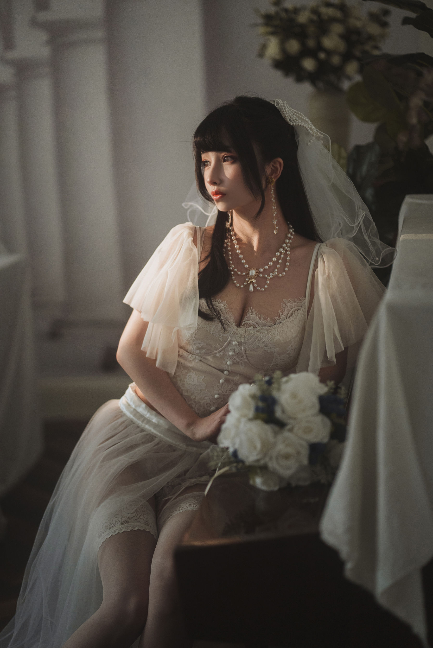 COS福利rioko凉凉子 – 透明婚纱 [37P]