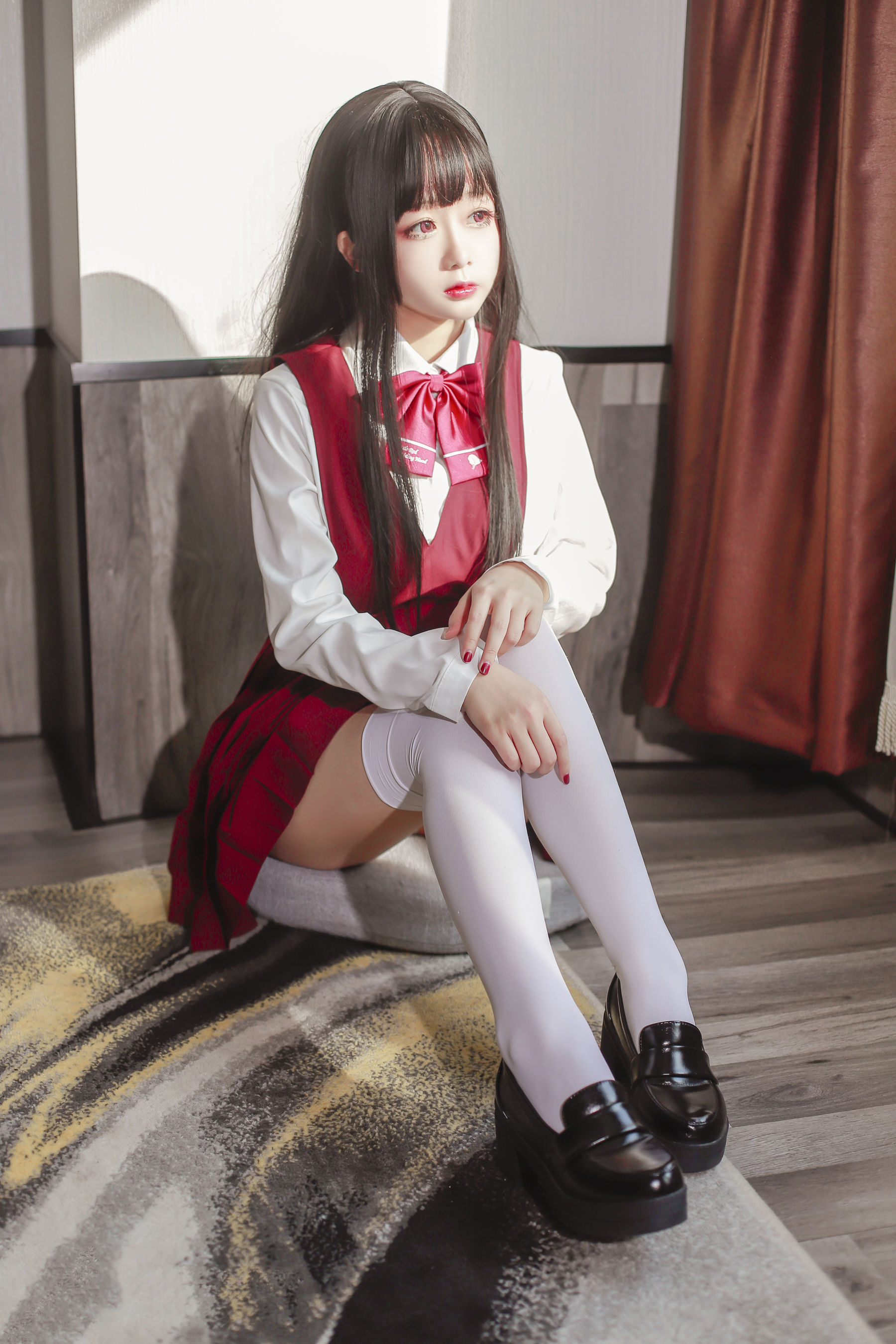 Cosplay日奈娇 – JK少女红裙 [28P]