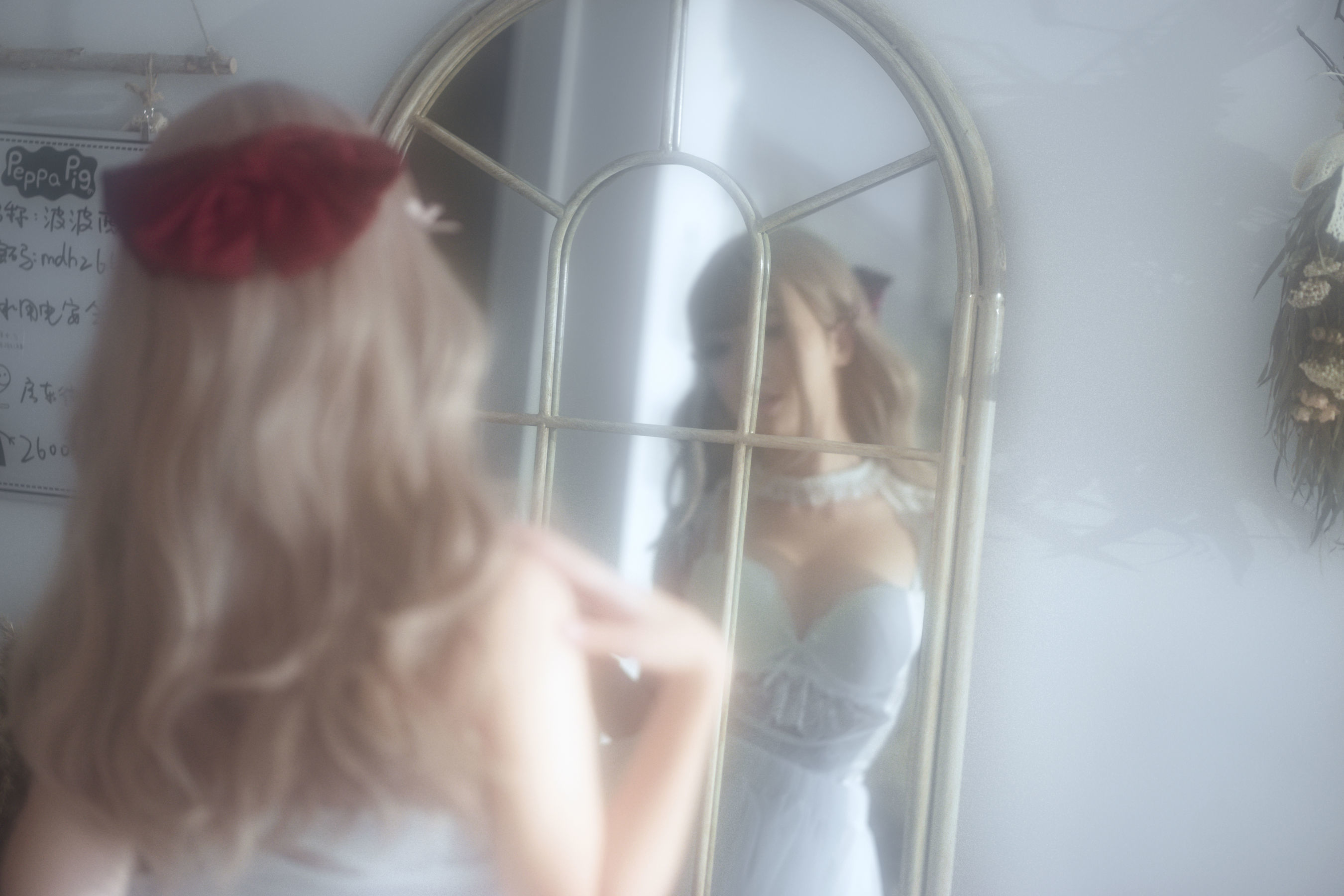 [萝莉COS] 面饼仙儿 – 复古内衣套 [25P]