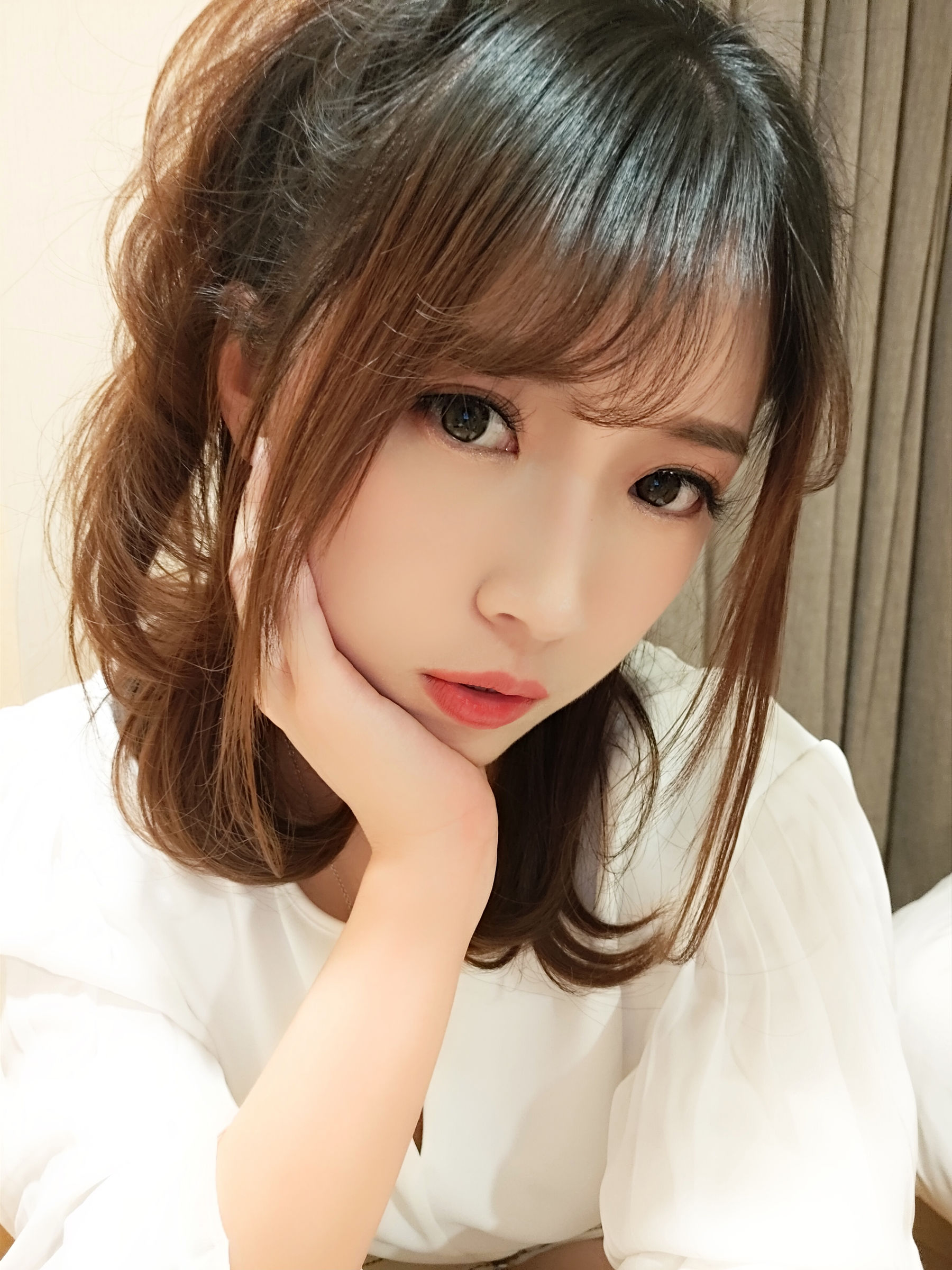 斗鱼主播小女巫露娜 – OL风肤色连裤袜 [40P]