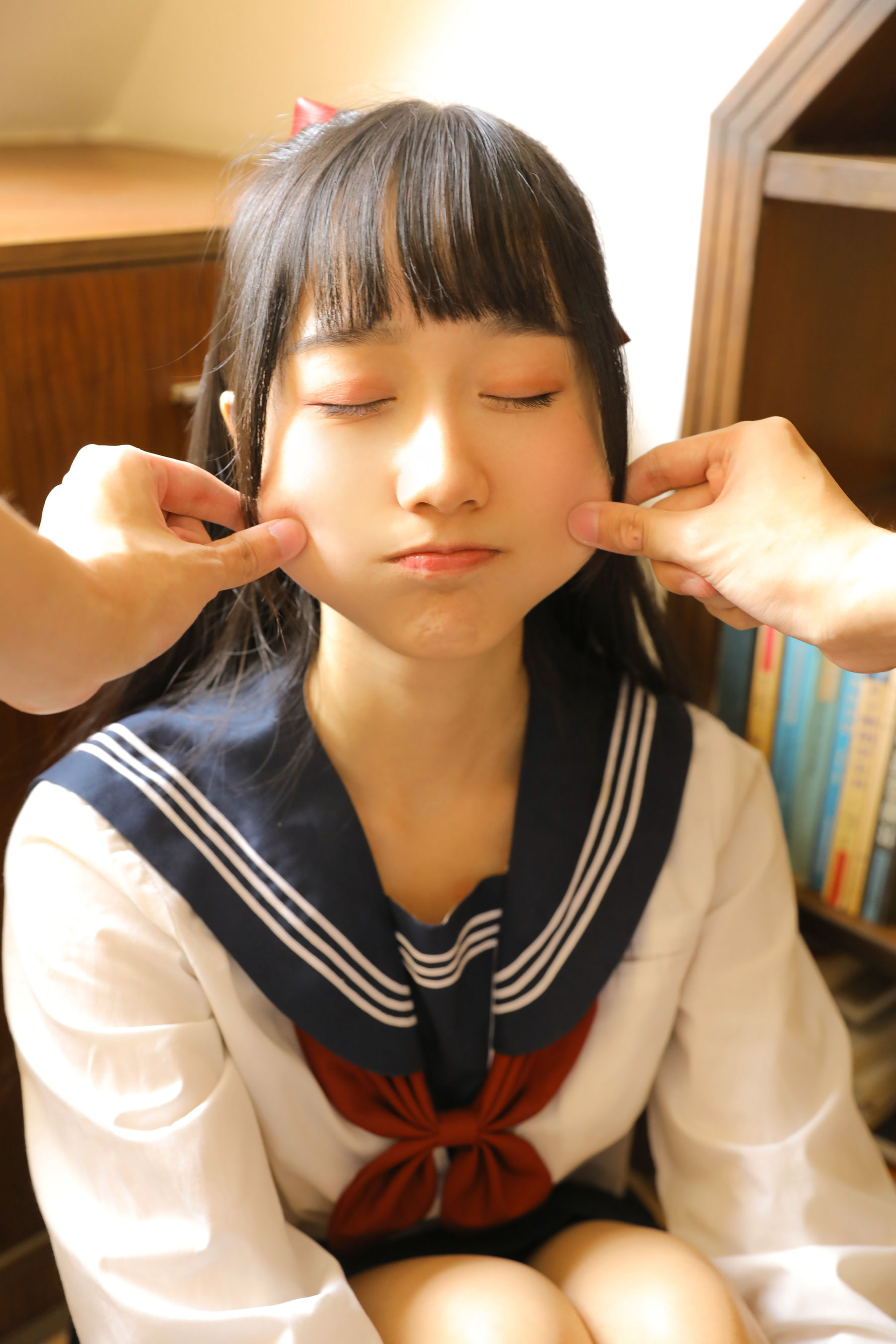 [萝莉COS] 木绵绵OwO – 绵相随 JK水手服 [32P]