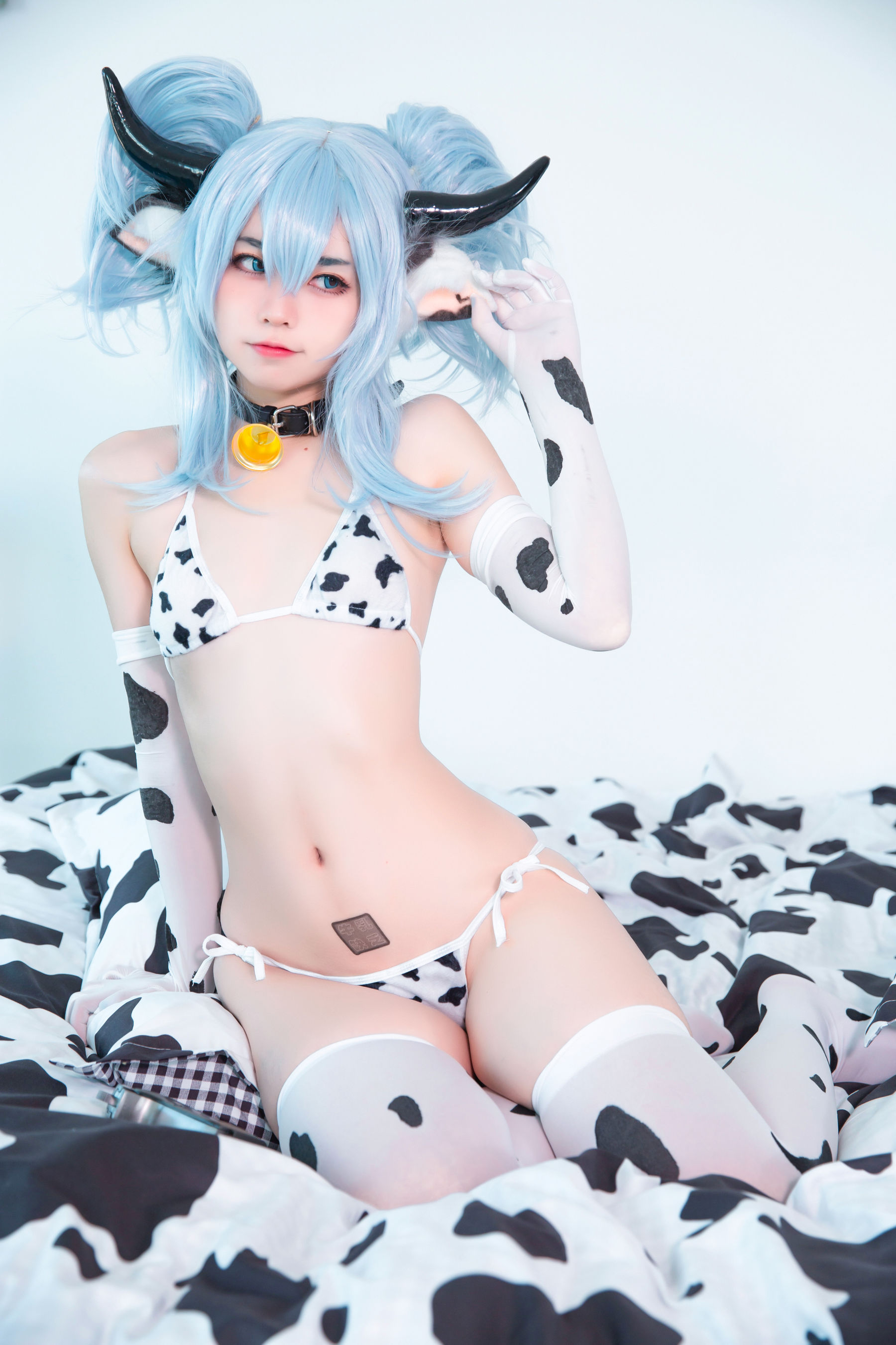 动漫博主G44不会受伤 – PA-15 奶牛 [15P]