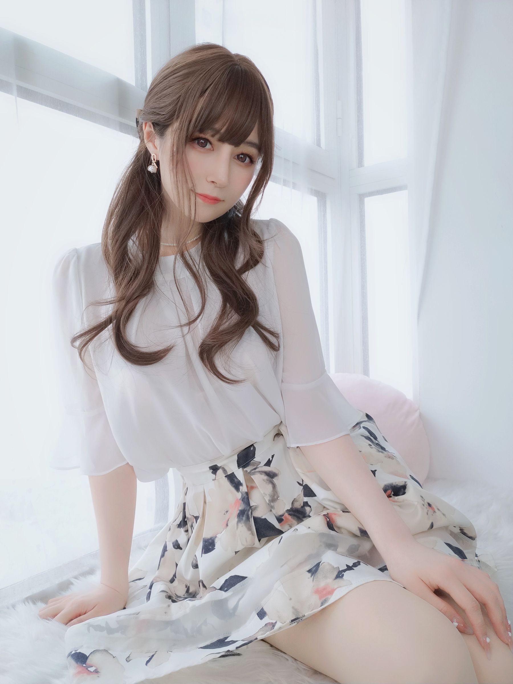 Coser小姐姐白银 – 肉丝人妻 [110P]