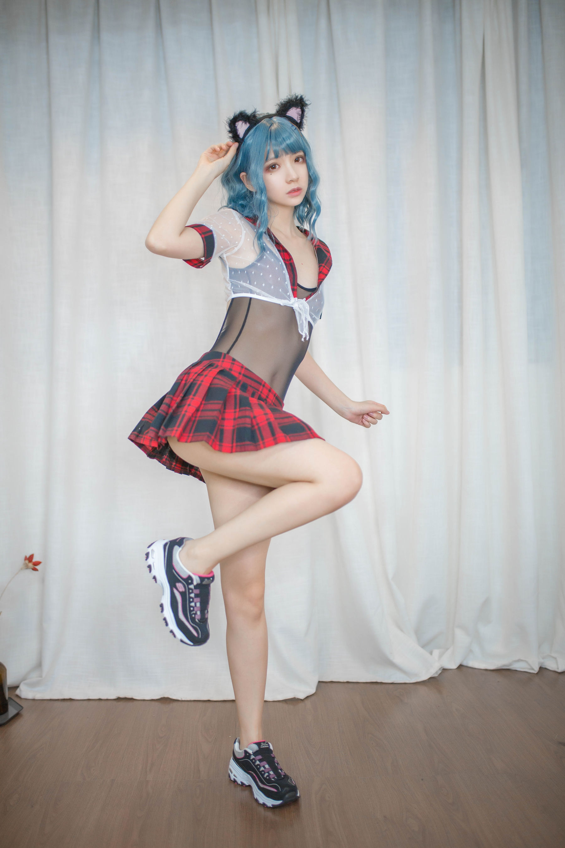 [Cosplay写真] 疯猫ss – 蓝发 [26P]