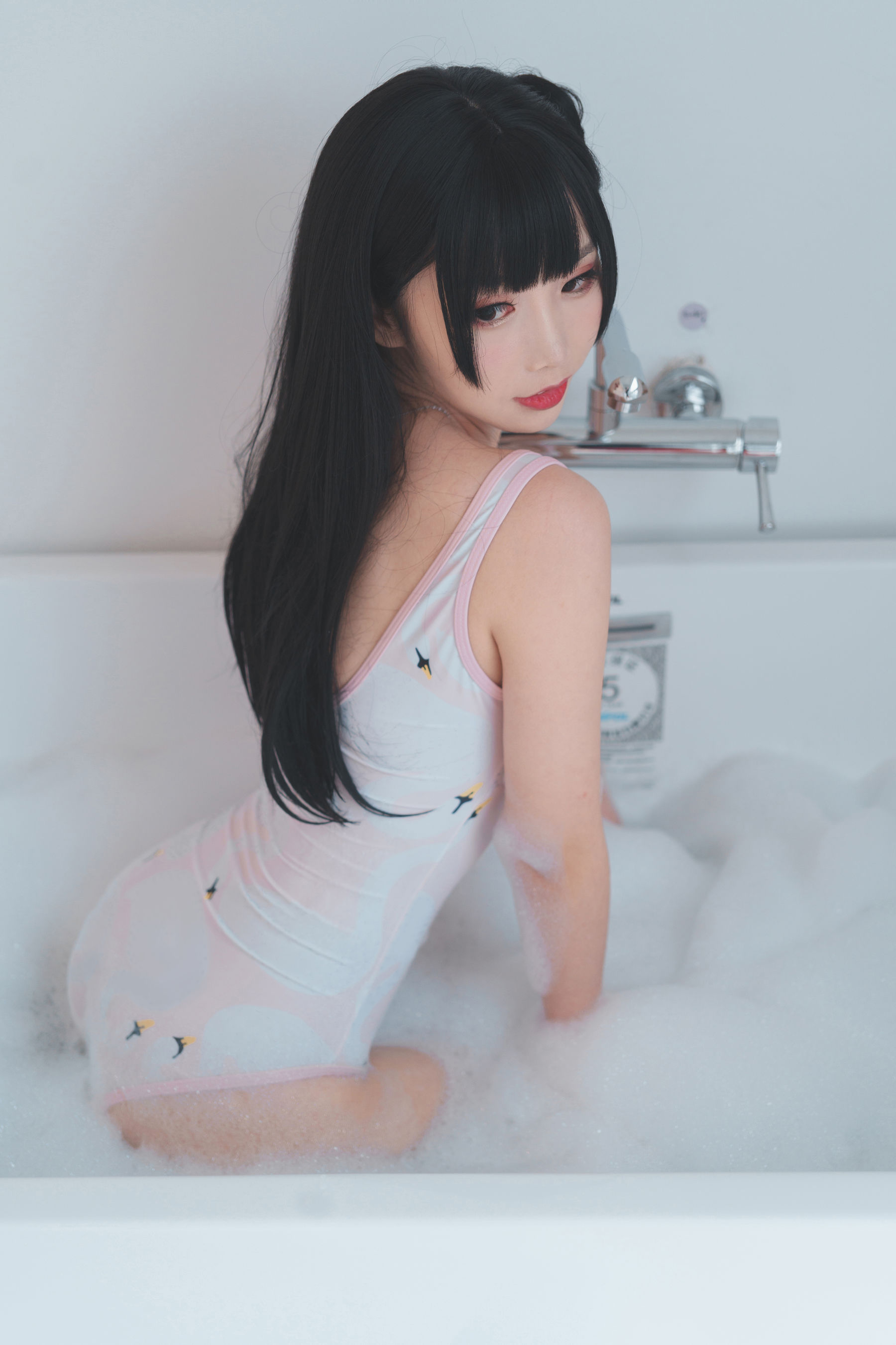 可爱人气Coser面饼仙儿 – 浴缸泡泡 [41P]