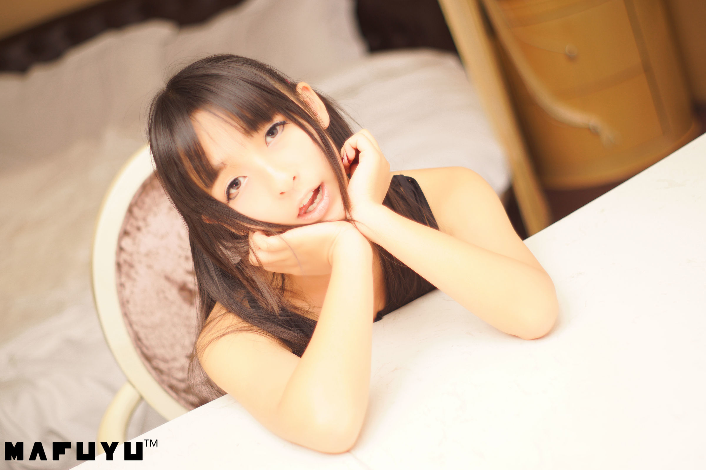 [萝莉COS] 神楽坂真冬 裸足系列 [100P]