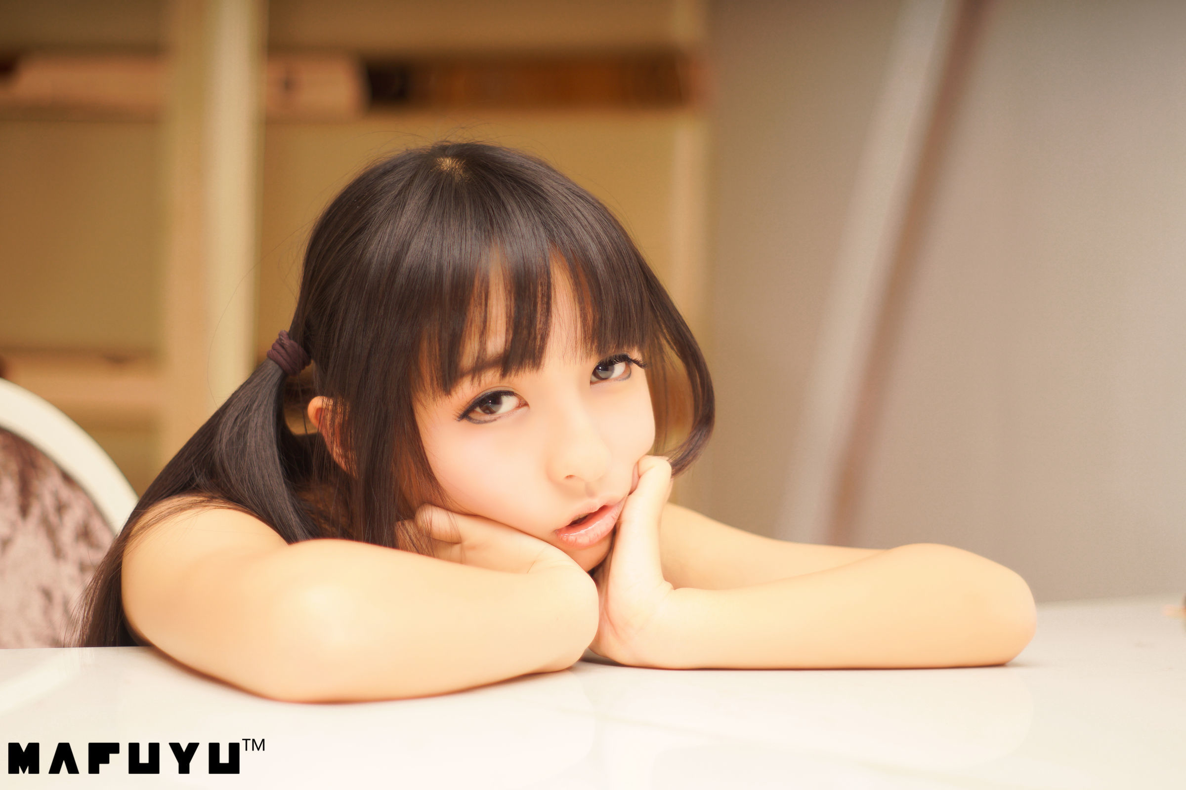 [萝莉COS] 神楽坂真冬 裸足系列 [100P]