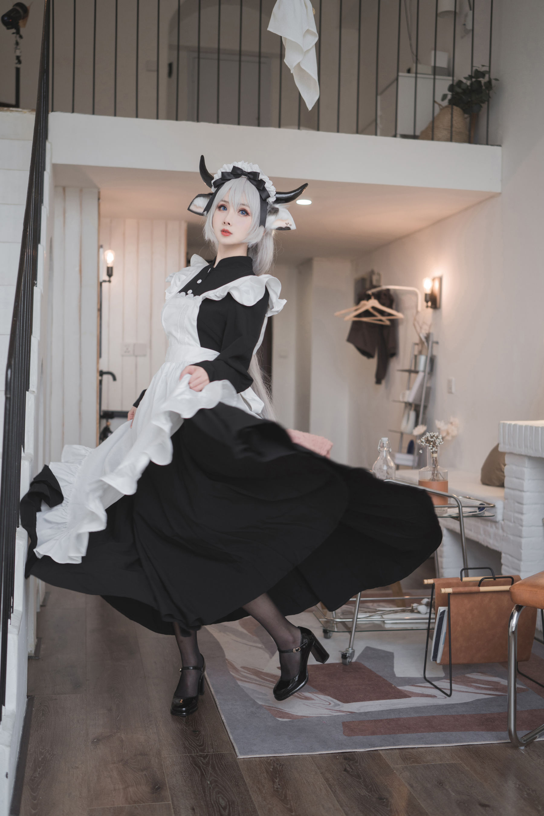 COS福利rioko凉凉子 – 贴心的奶牛女仆 [45P]