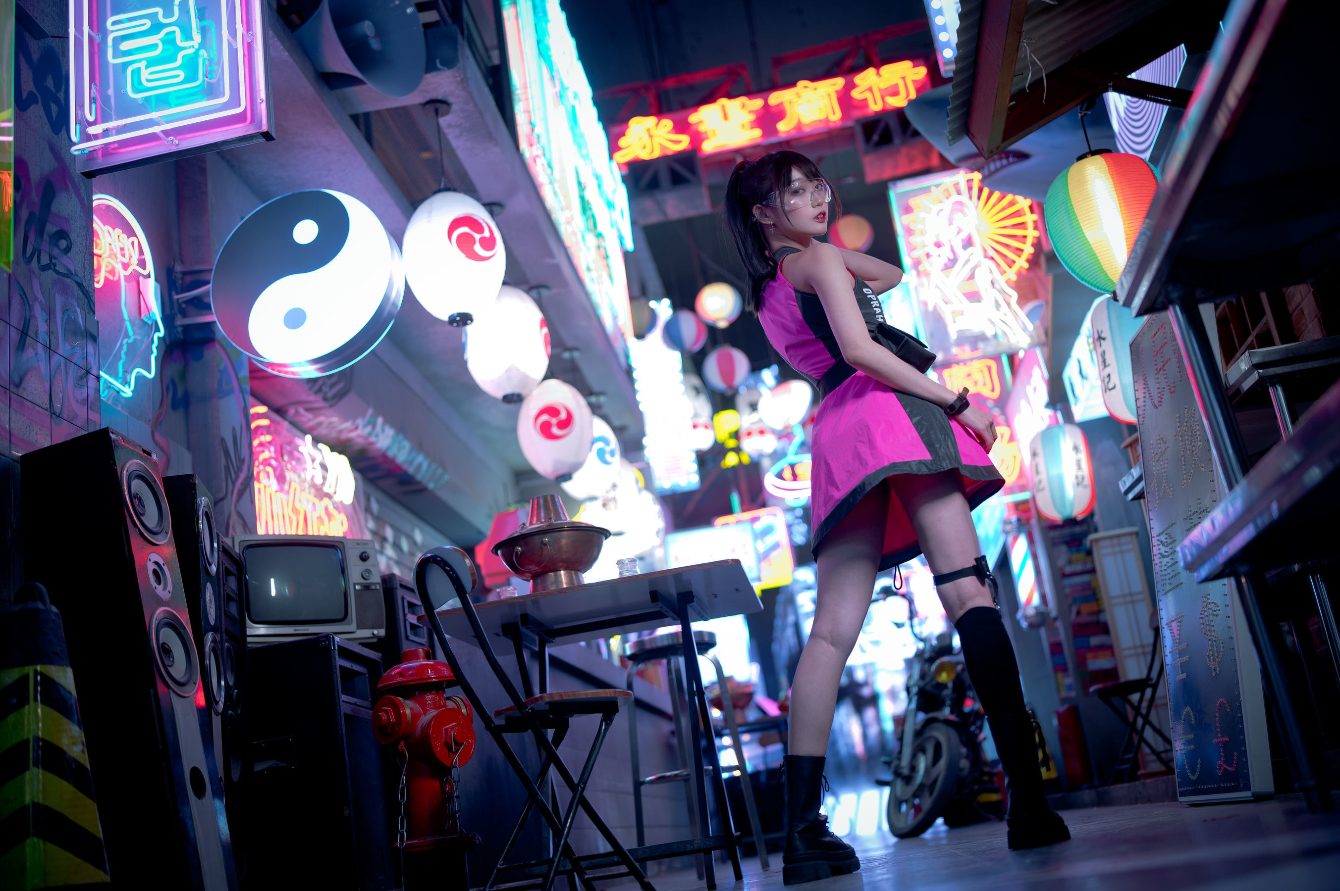 周叽是可爱兔兔 – 银河社区 1 [20P]