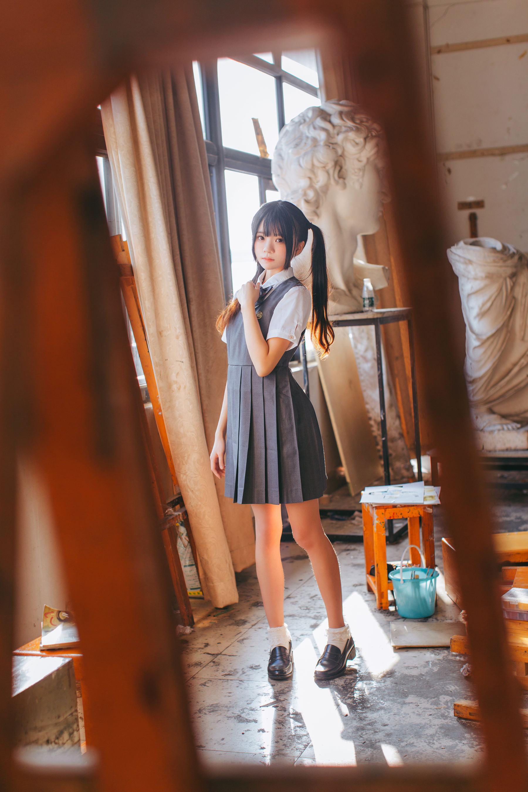 [萝莉COS] 桜桃喵《画室少女》 [17P]