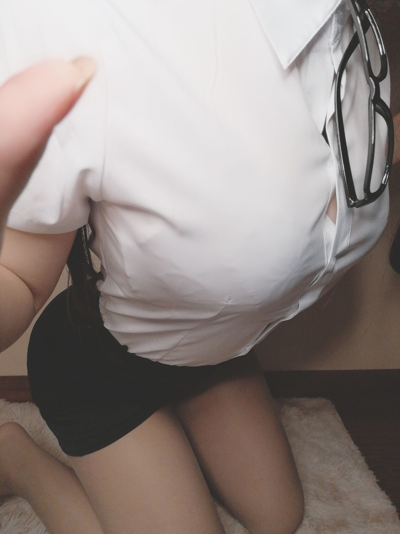 柚子猫 – 醉酒小秘书 [52P]