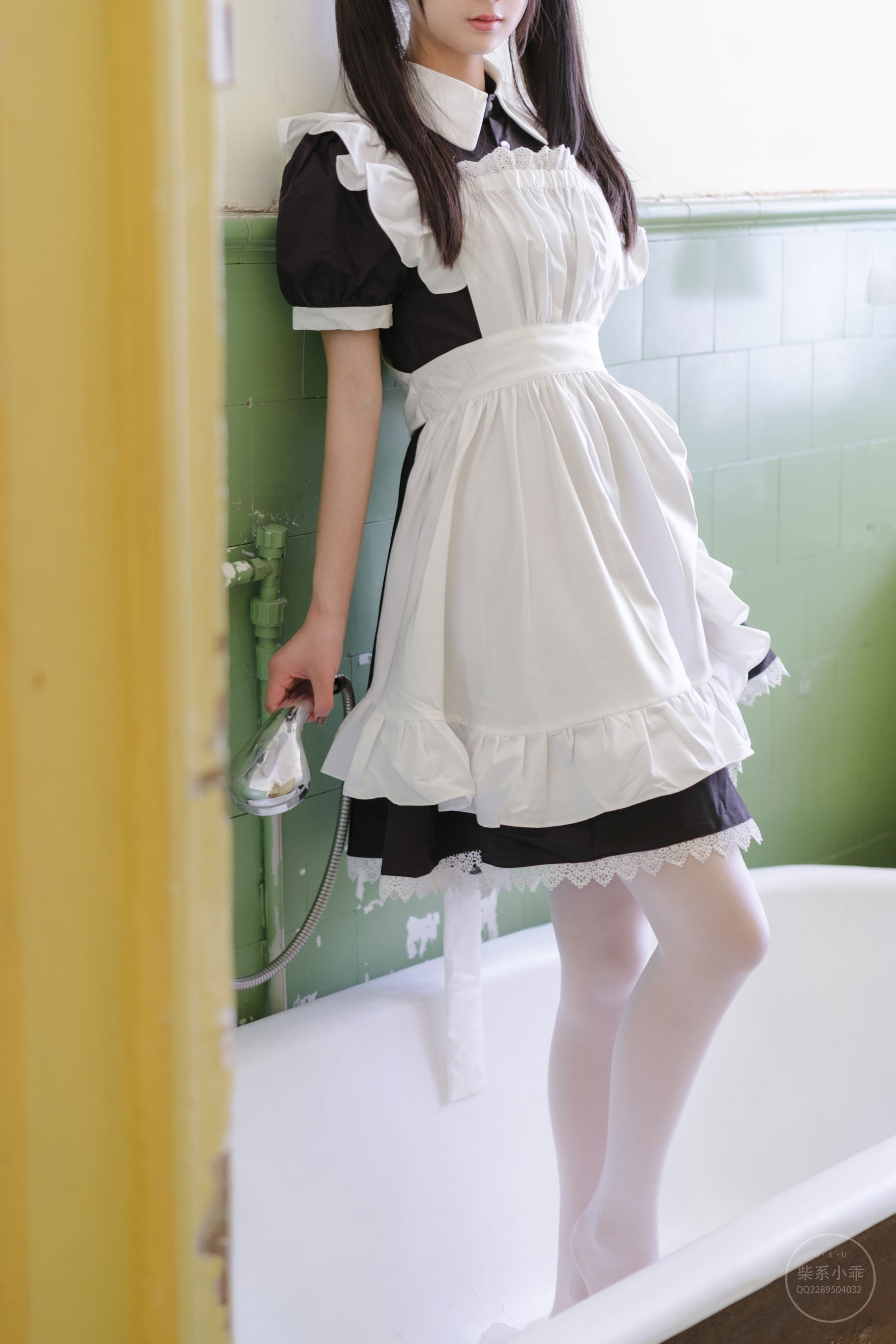 柴系小乖(稚乖画册) – 夜夜白丝女仆 [100P]