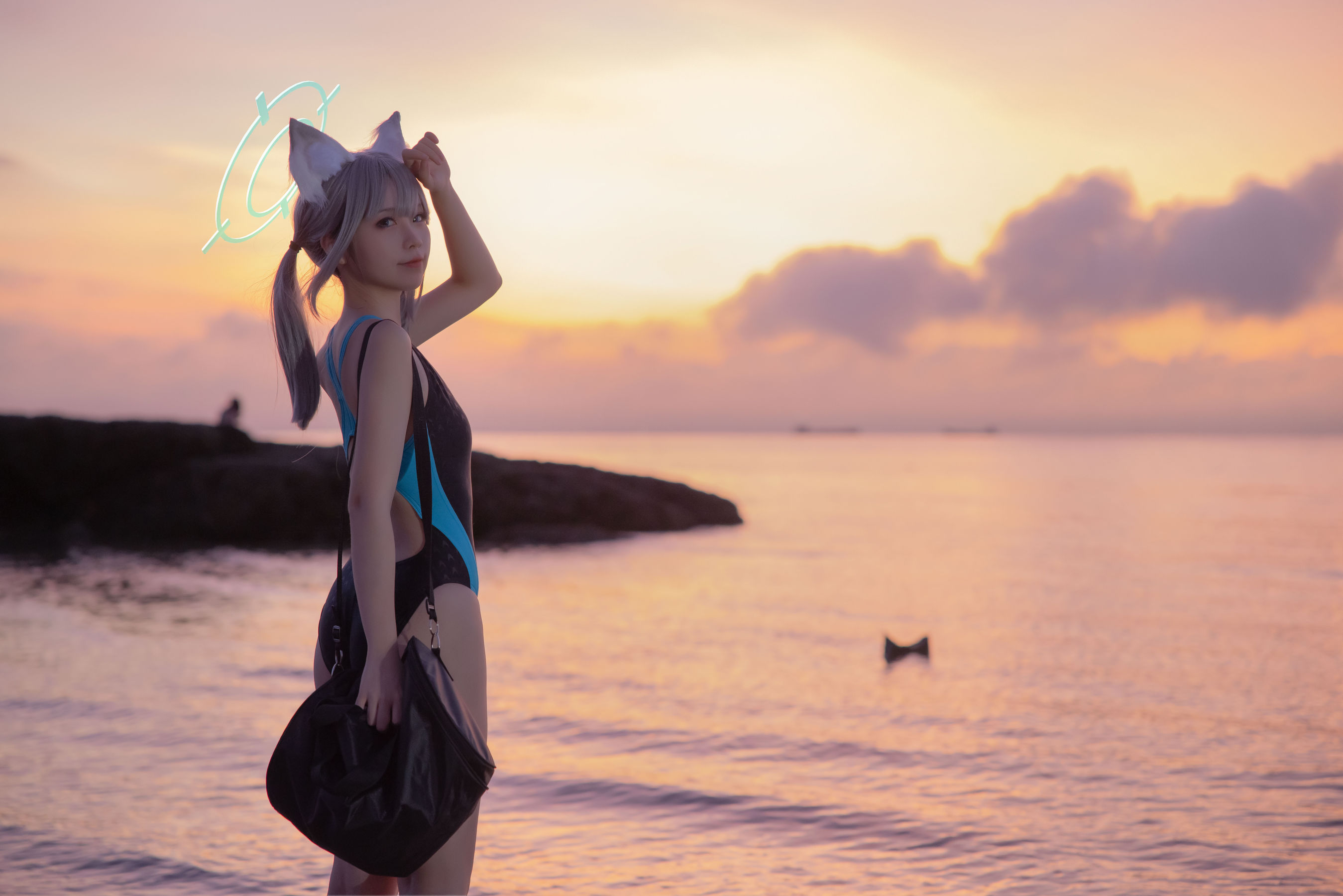 动漫博主G44不会受伤 – 碧蓝档案 砂狼白子泳装 [26P]