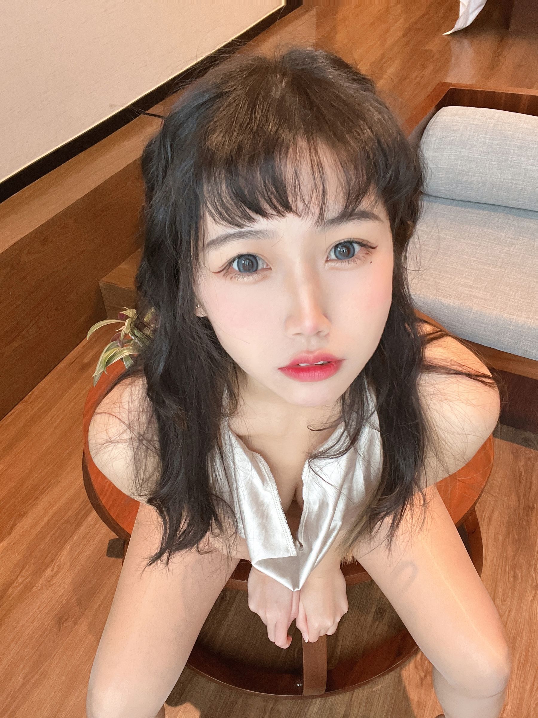 微博人气Coser不呆猫 – 浴室人妻 [42P]