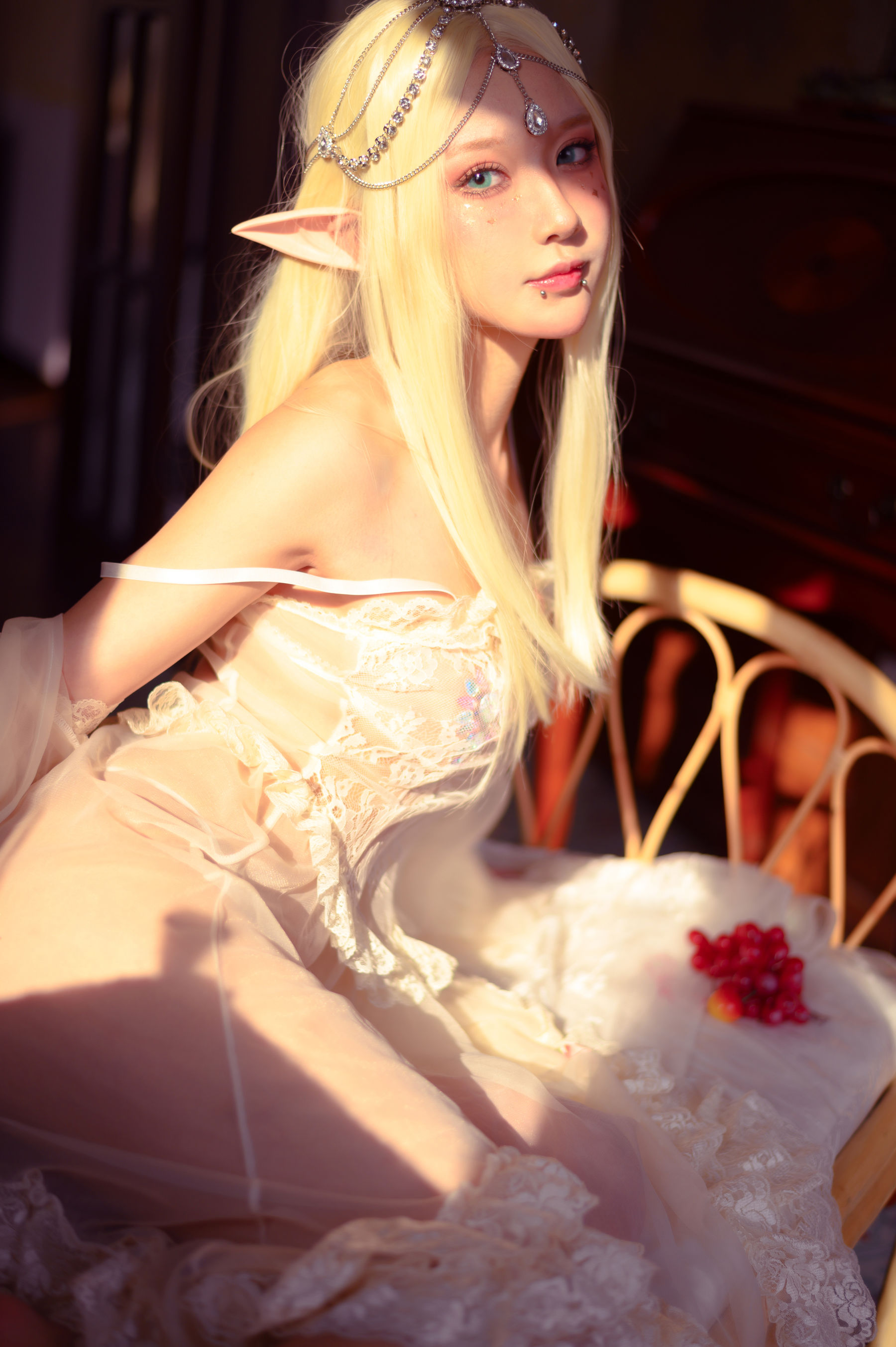 动漫博主阿包也是兔娘 – 精灵 [25P]