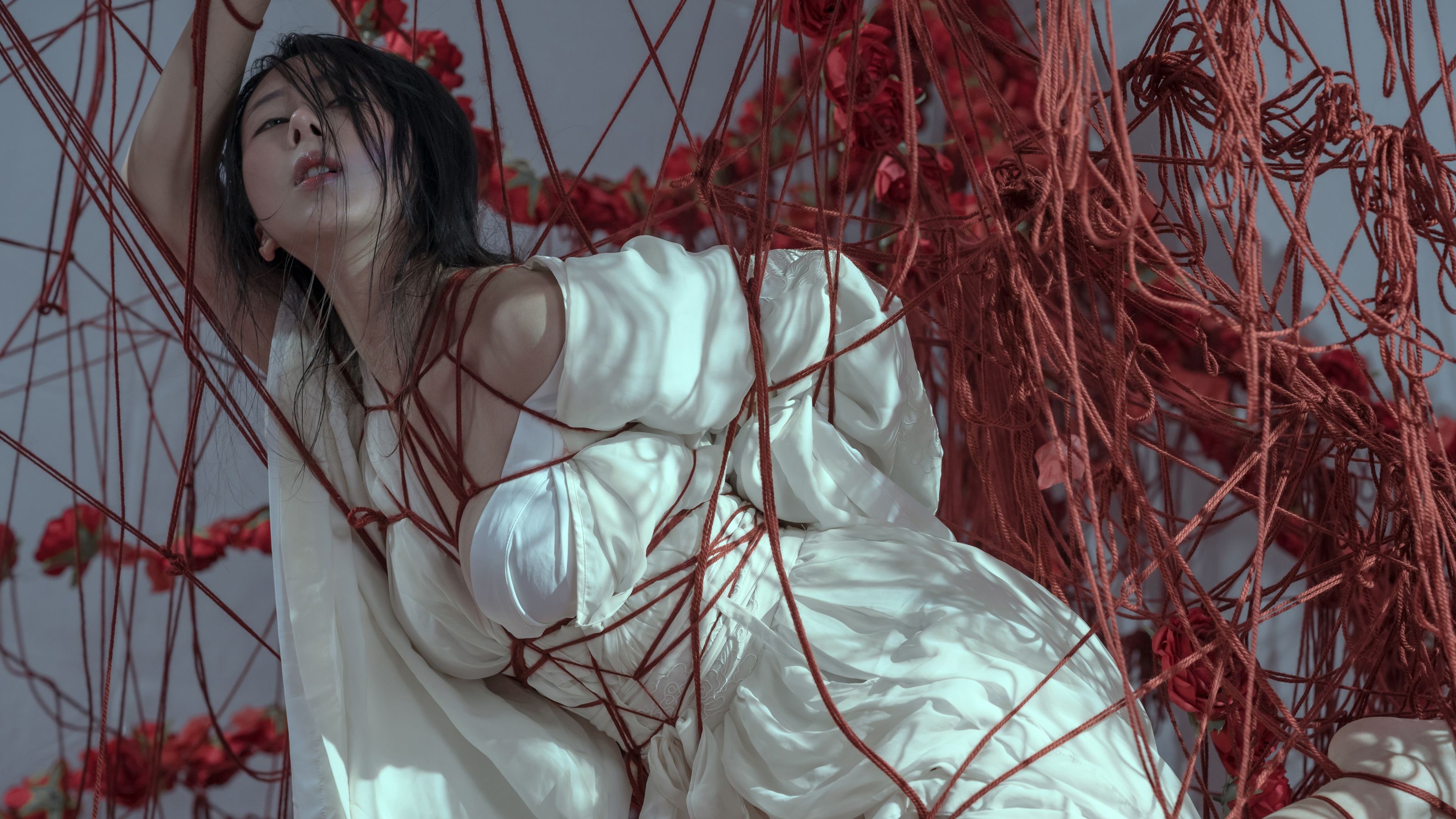 云溪溪 – 奶桃 囚鸟 [64P]