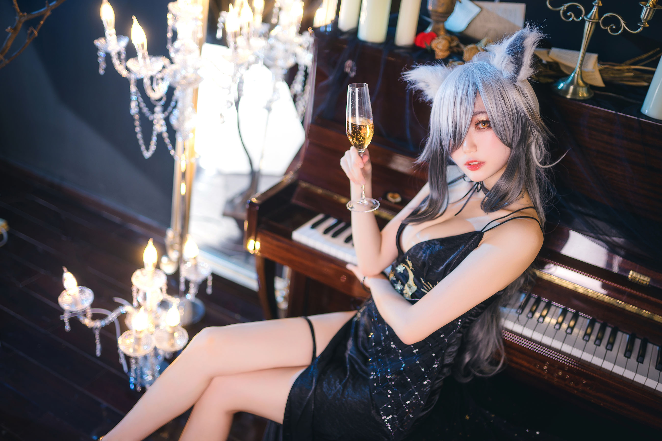 周叽是可爱兔兔 – 礼服 [24P]