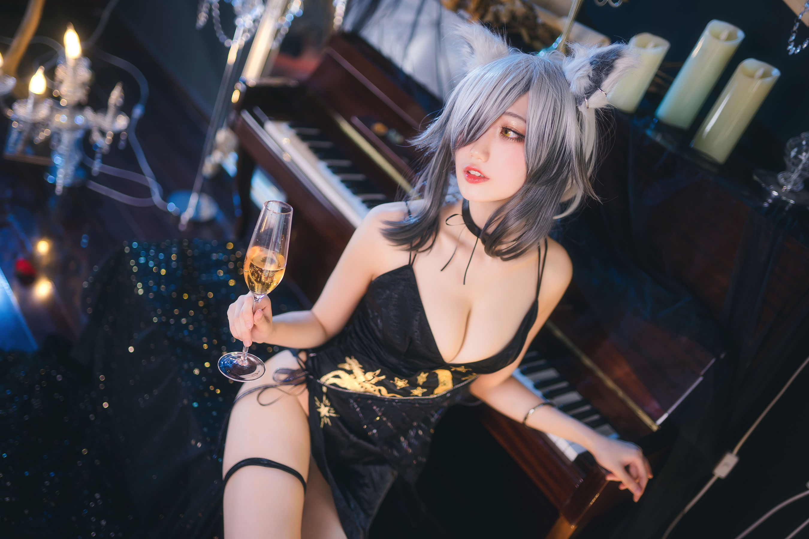 周叽是可爱兔兔 – 礼服 [24P]