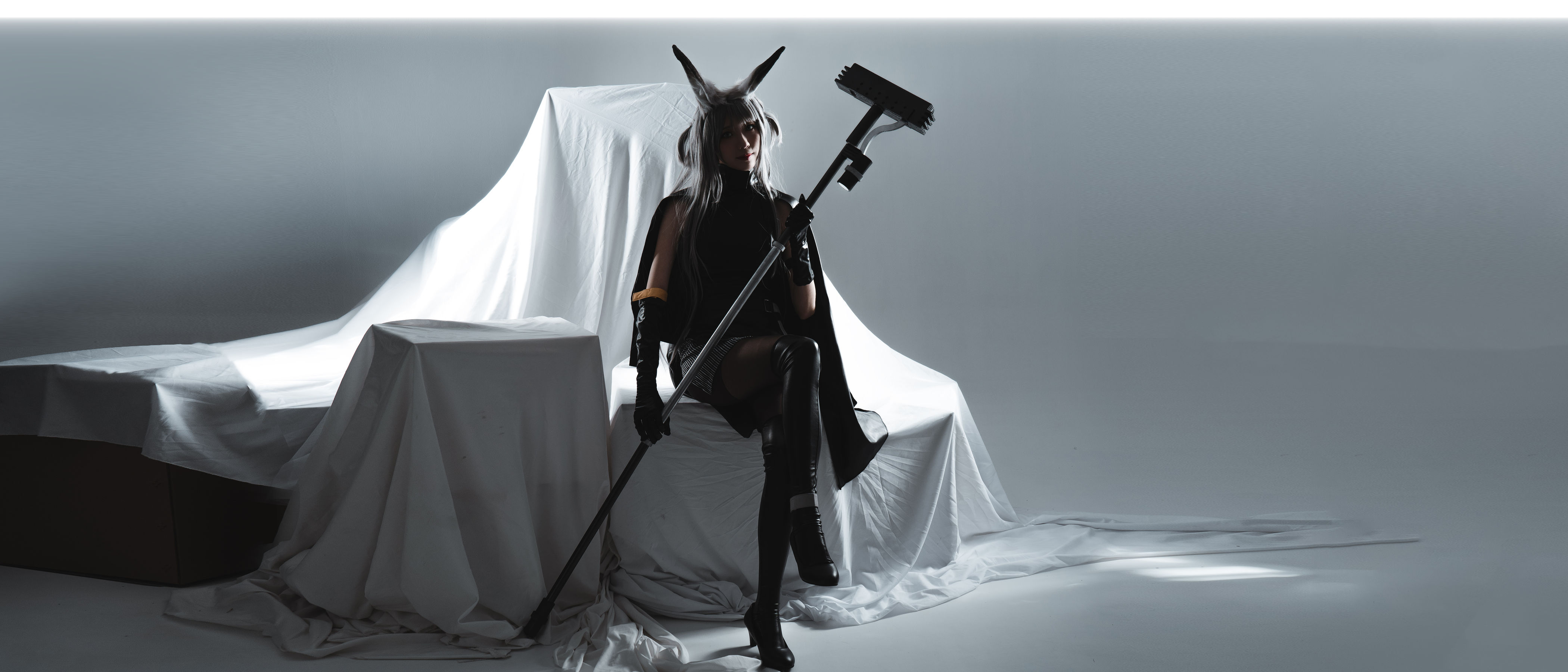 动漫博主炸酱沐沐 – 暴行 [16P]