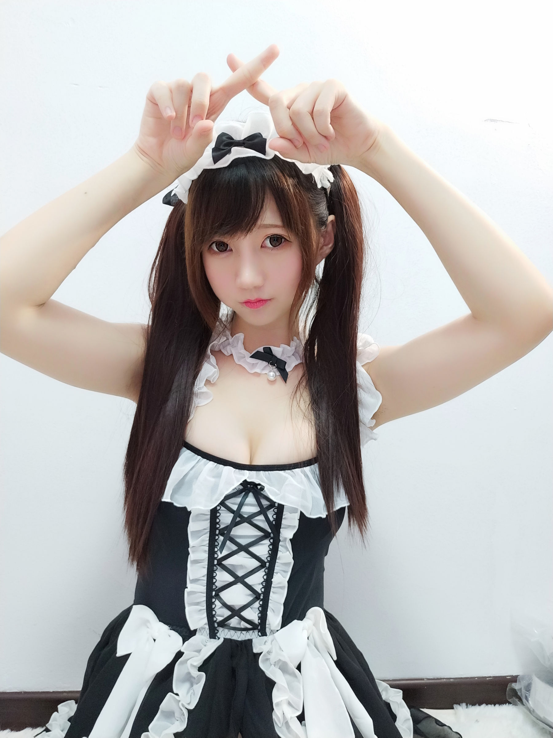 [Cosplay写真] NAGISA魔物喵[fantia] – 主人の言いつけに従う [14P]