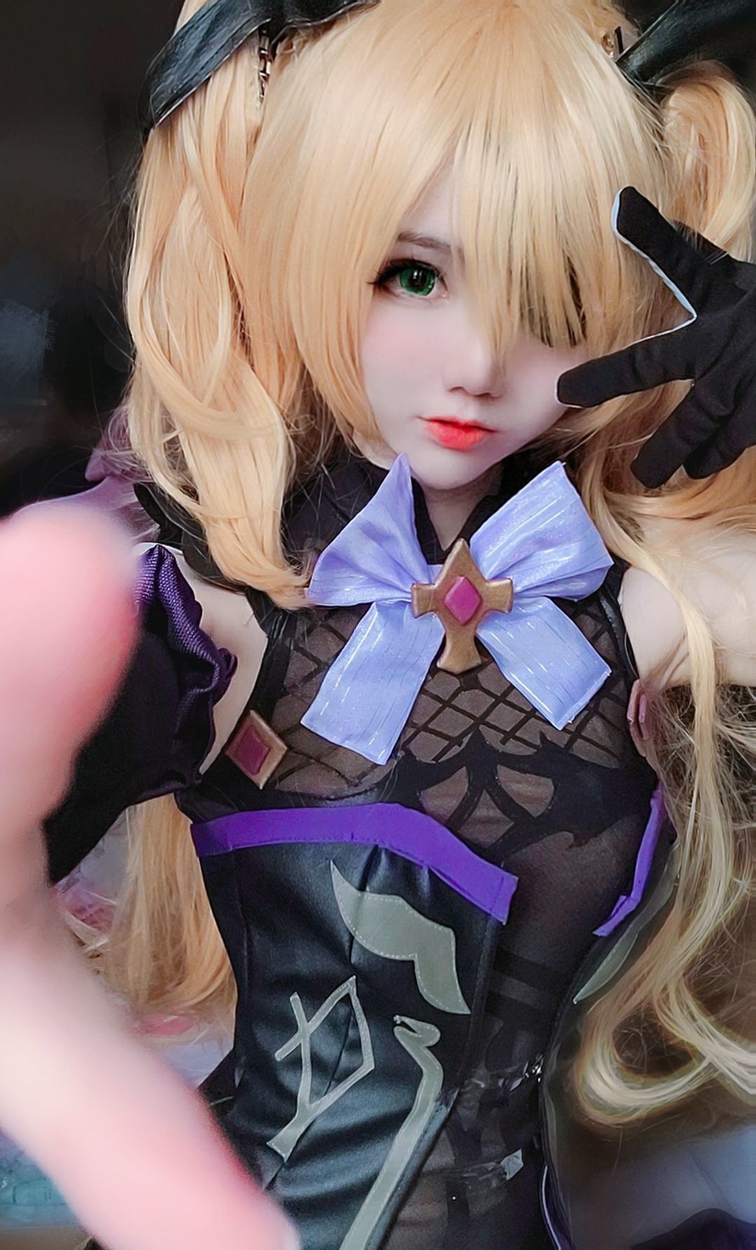 Sally Dorasnow – Fischl Selfie [15P]