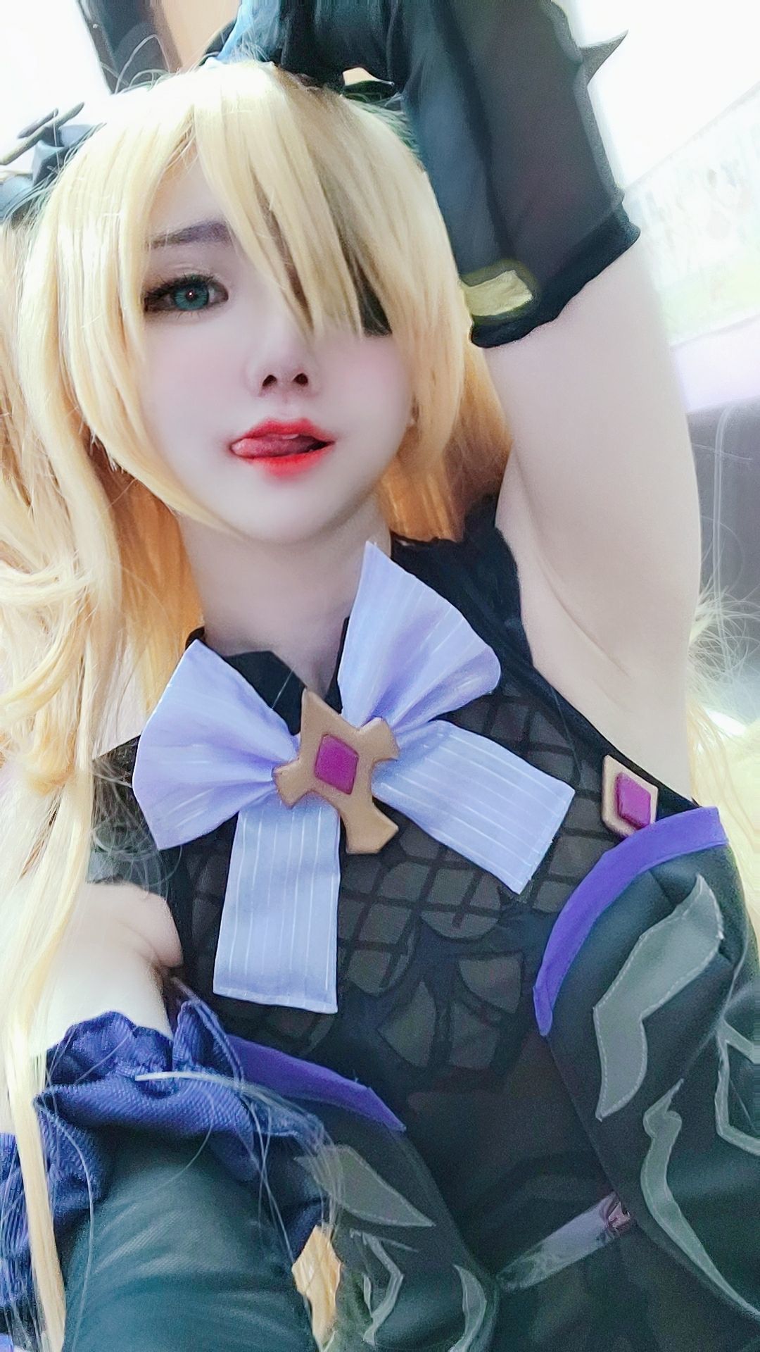 Sally Dorasnow – Fischl Selfie [15P]