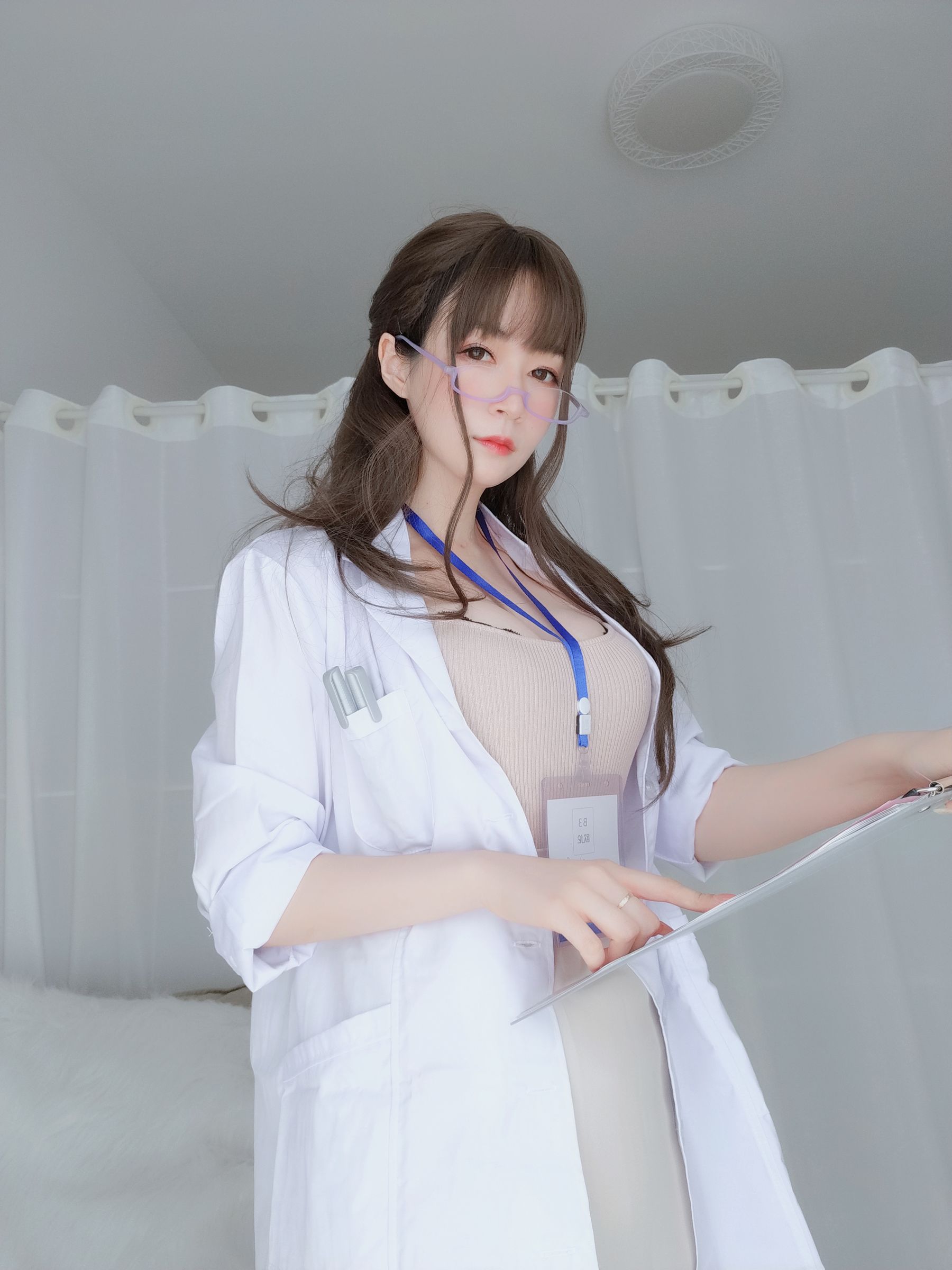 Coser小姐姐白银 – 私人医生 [159P]