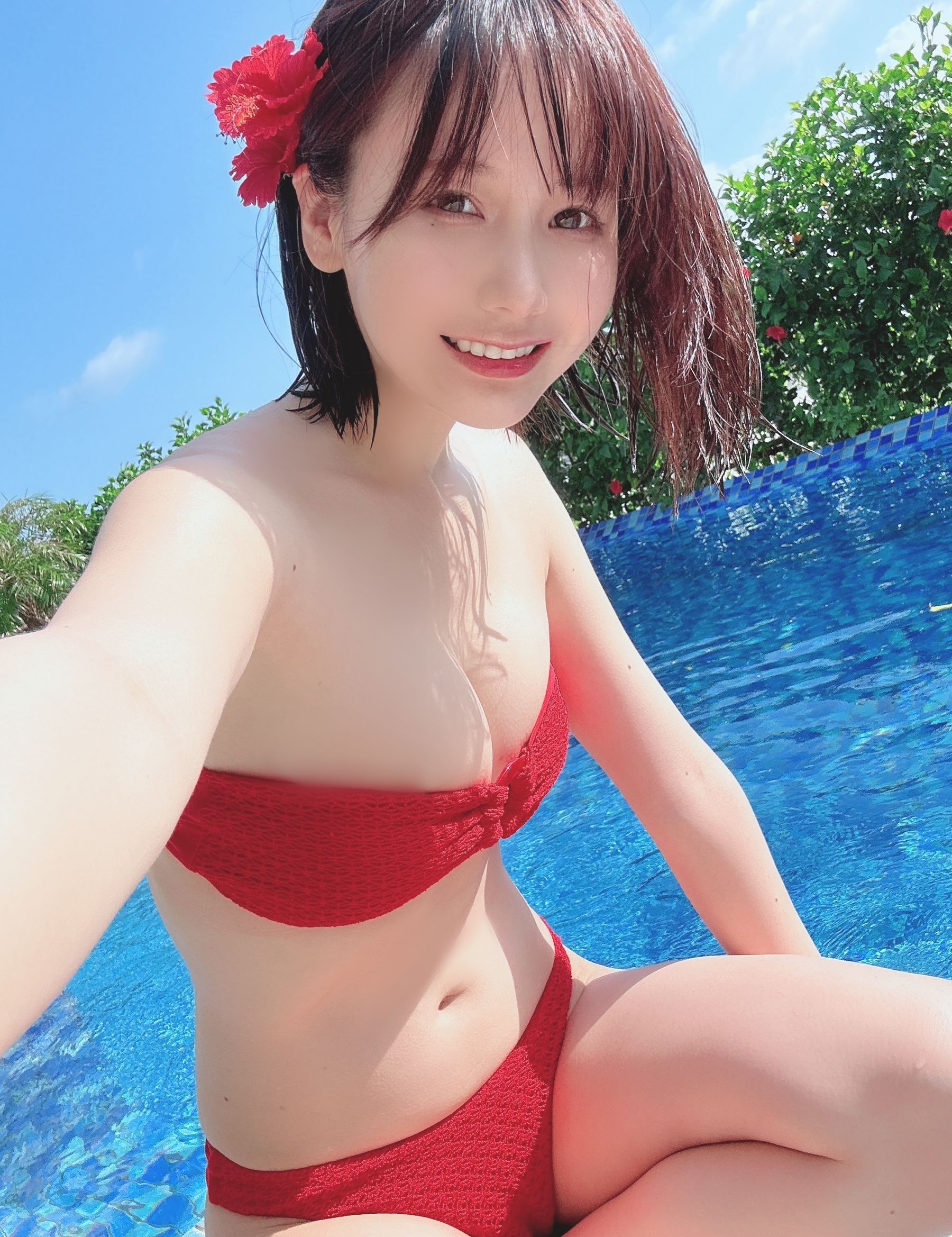 日本甜美COSER 红色的比基尼 [24P]