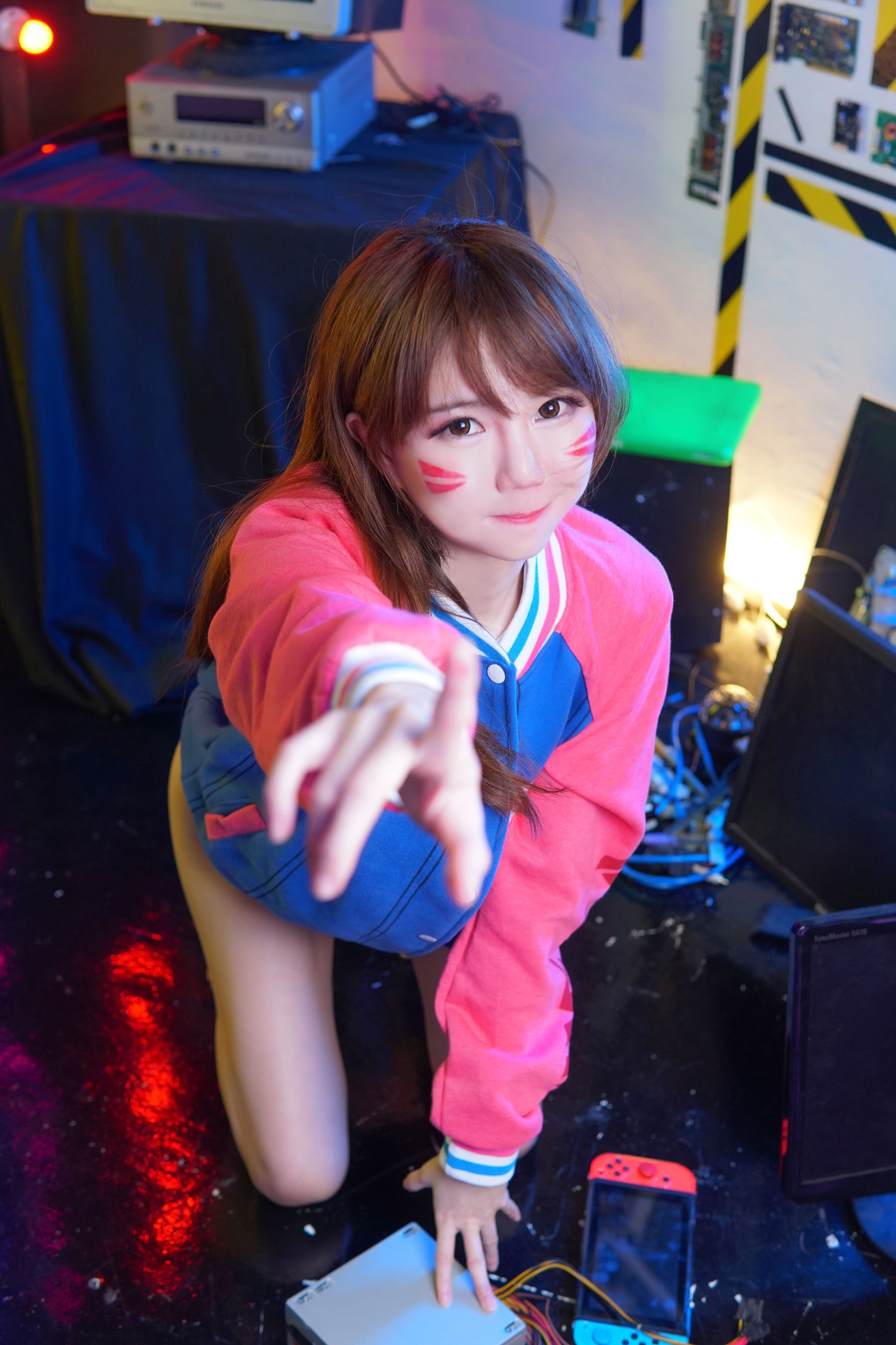 Sally Dorasnow – DVA Gamer Girl [10P]