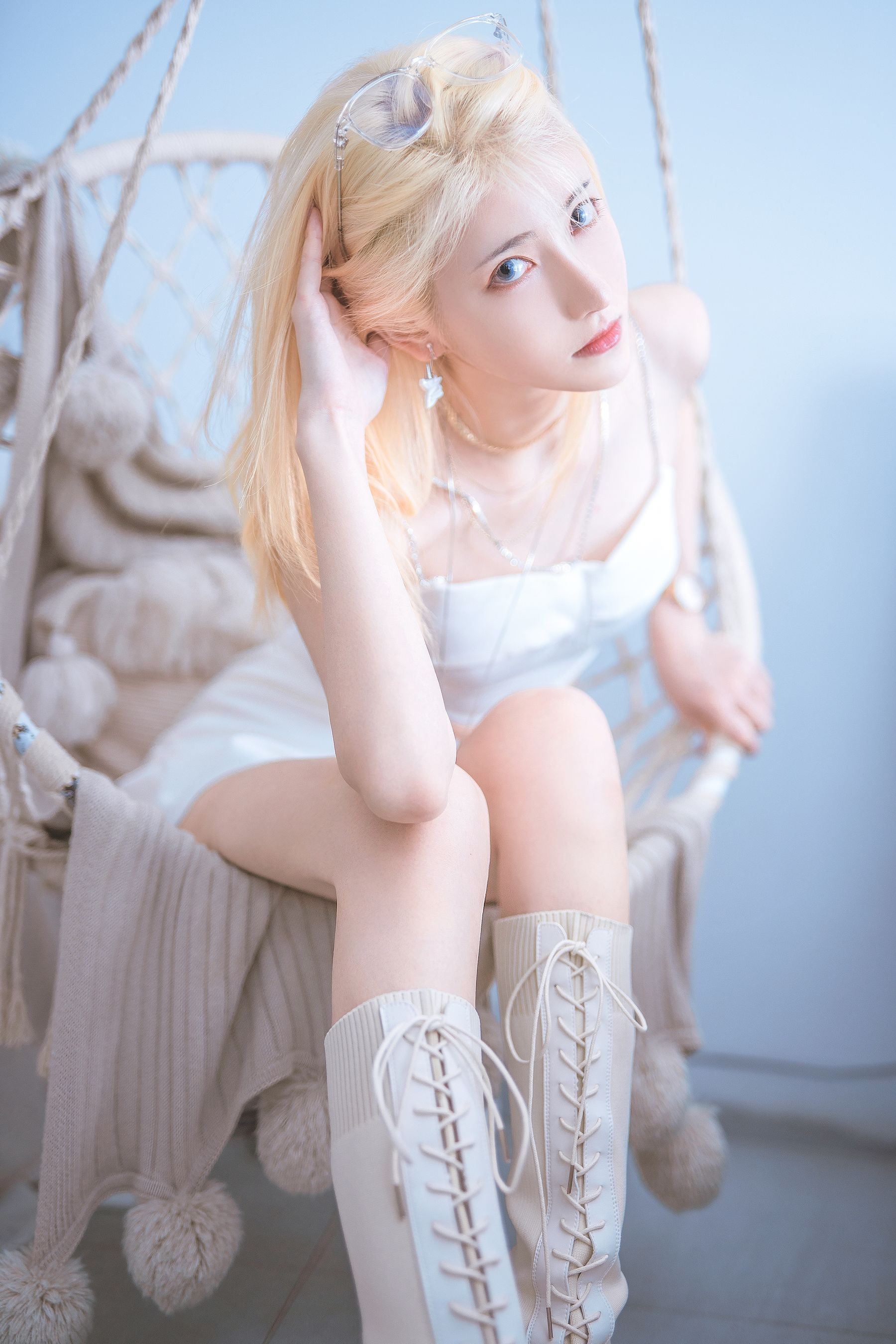 动漫博主南桃Momoko – 白色制服 [9P]