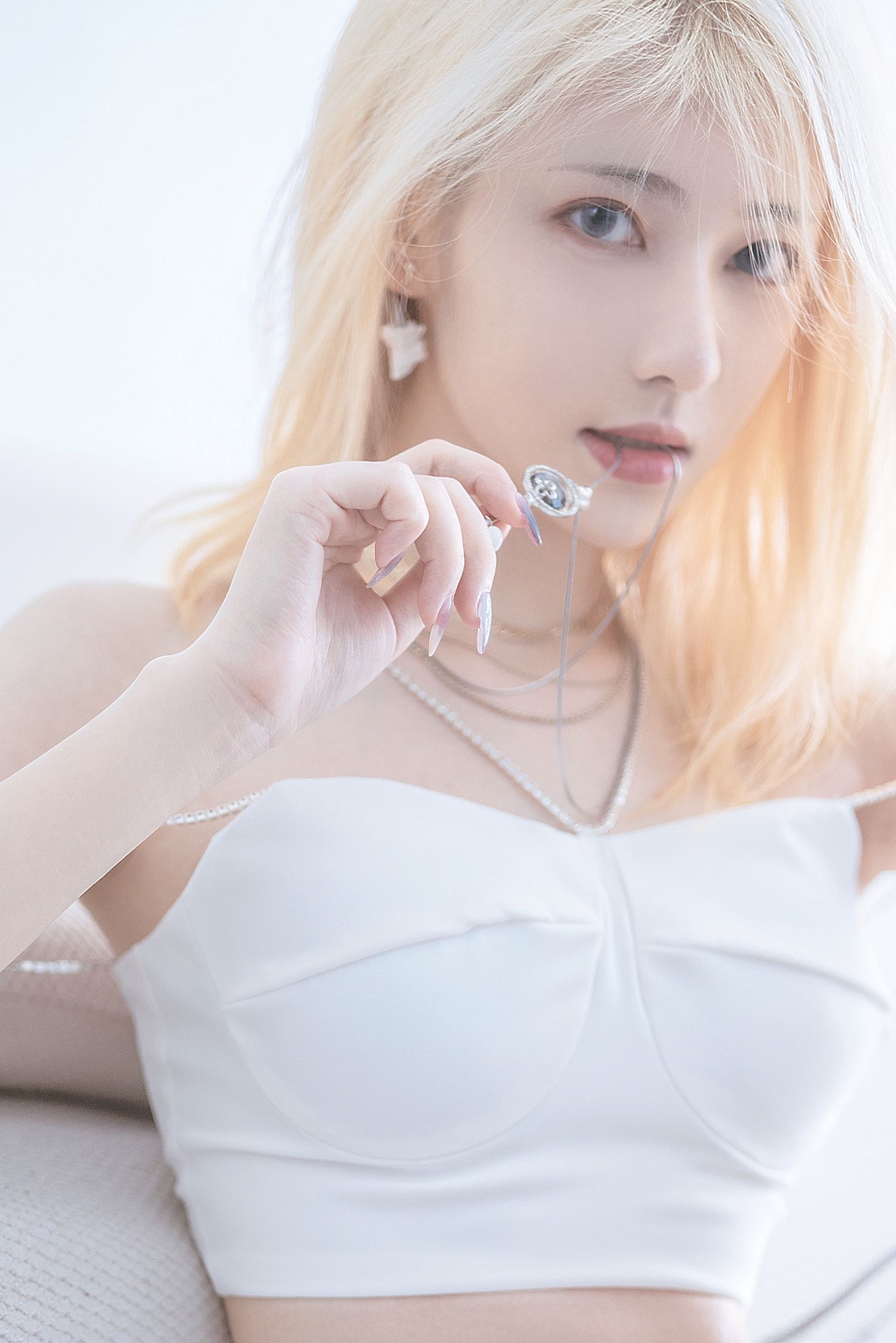 动漫博主南桃Momoko – 白色制服 [9P]