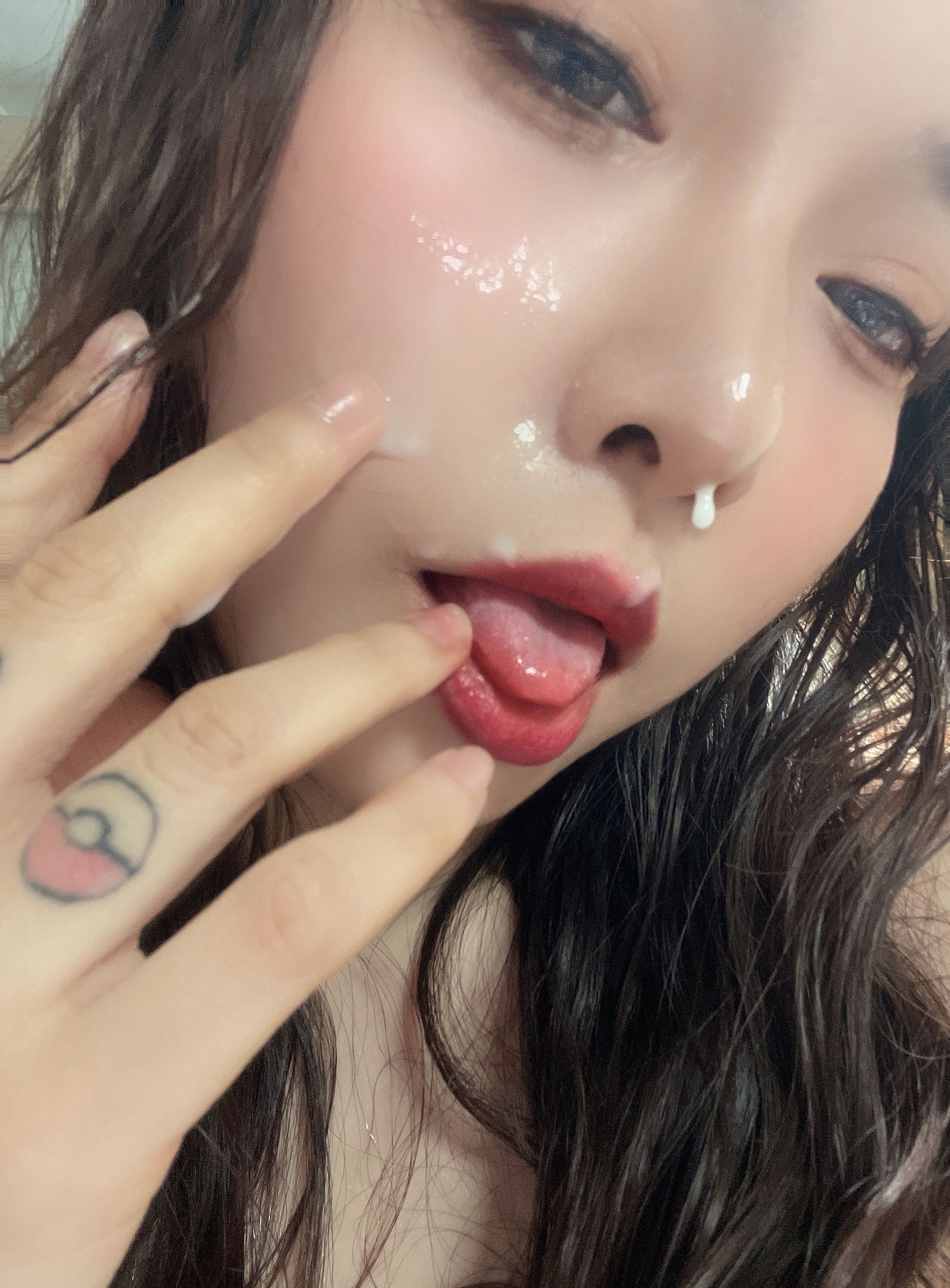 次屁啦 – 学姐大胆三点式 [30P]