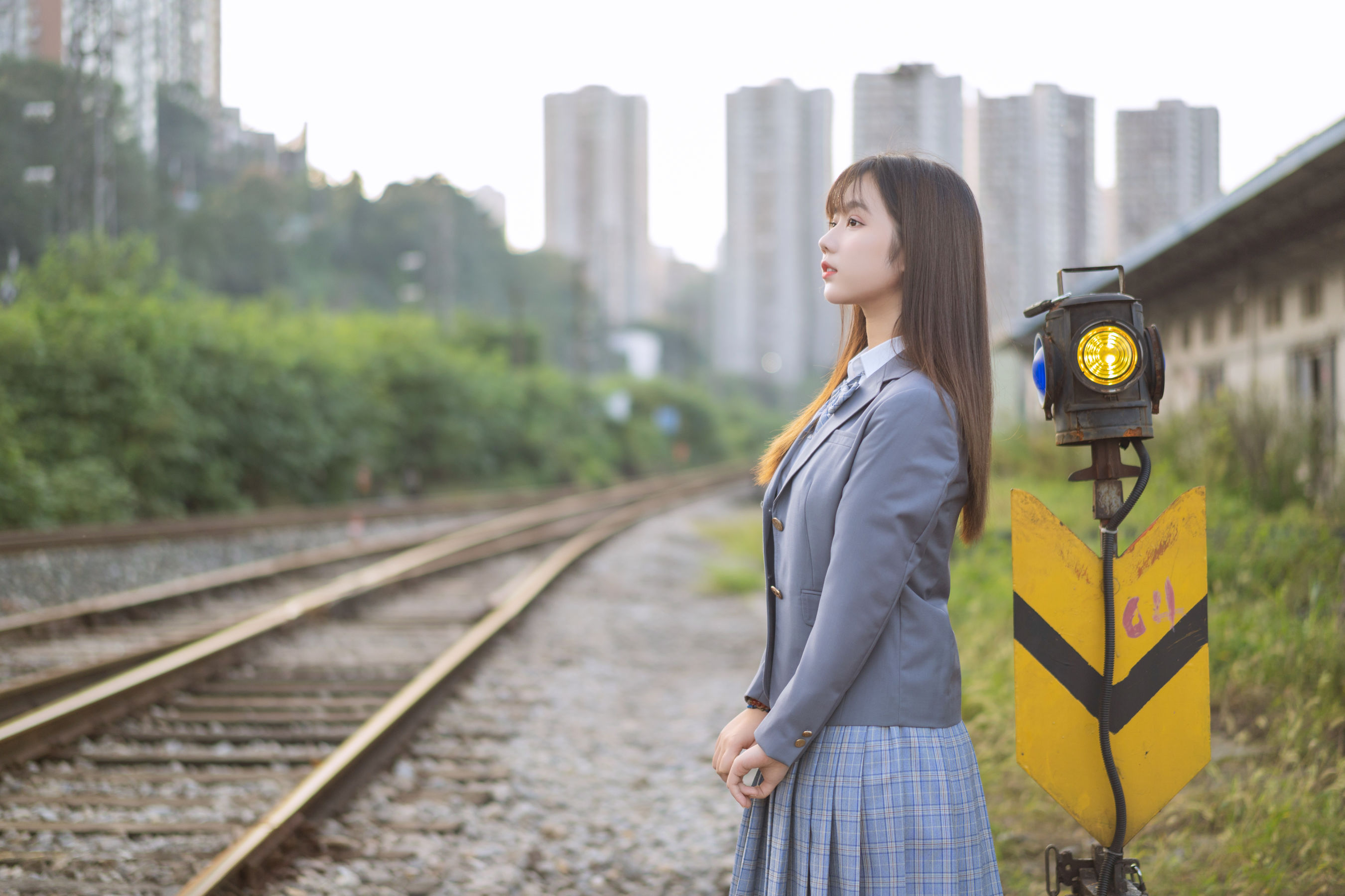 微博福利姬镜酱 私奔之制服 [30P]