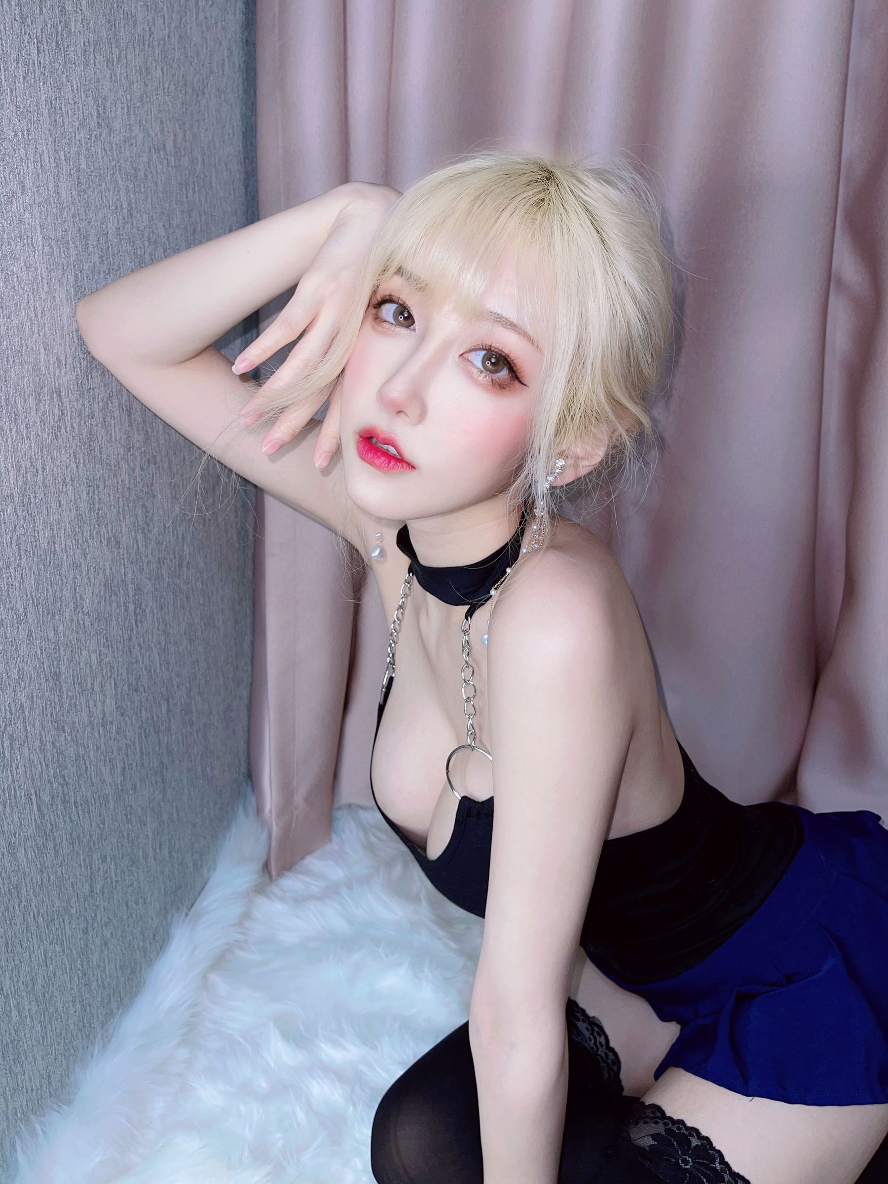 人气Coser啾小妍 – 金发芭比 [40P]