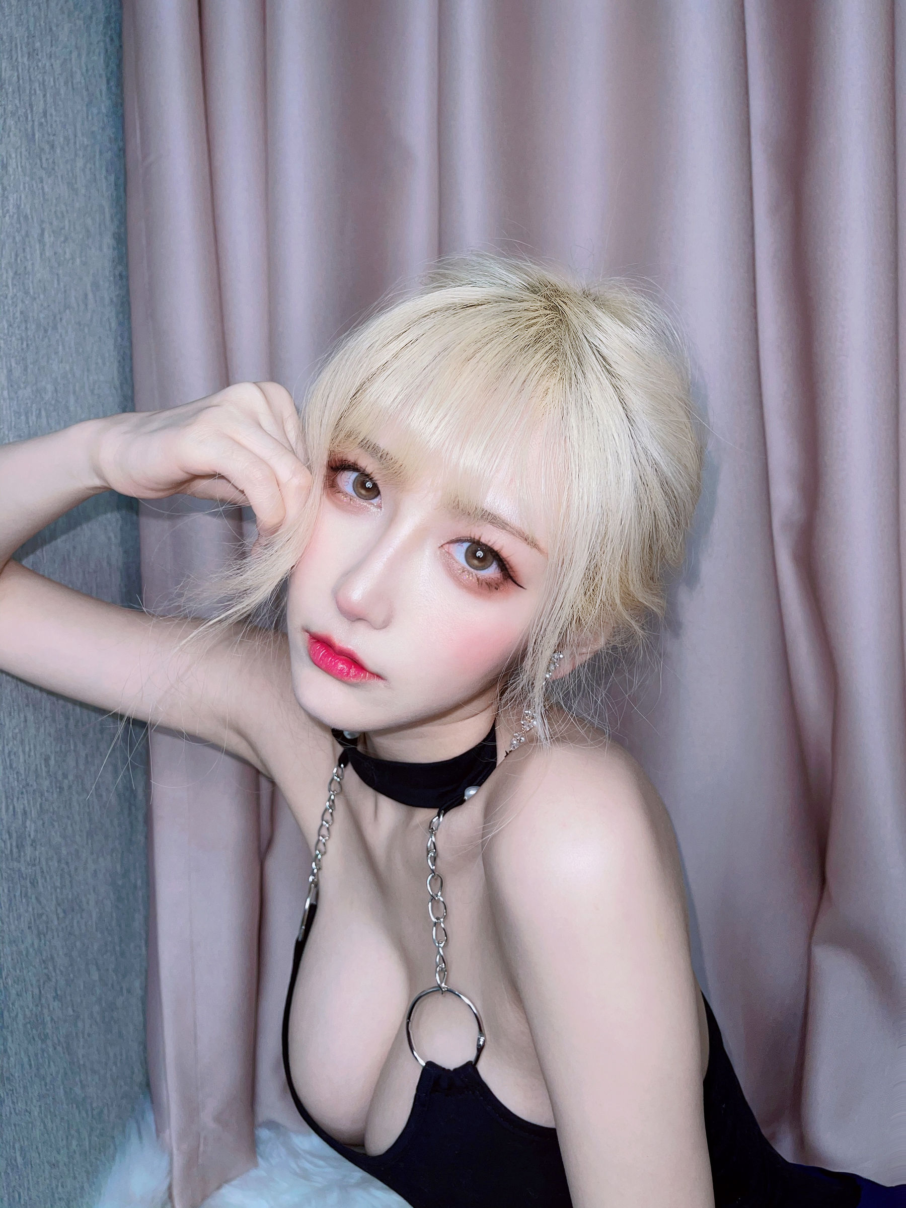 人气Coser啾小妍 – 金发芭比 [40P]