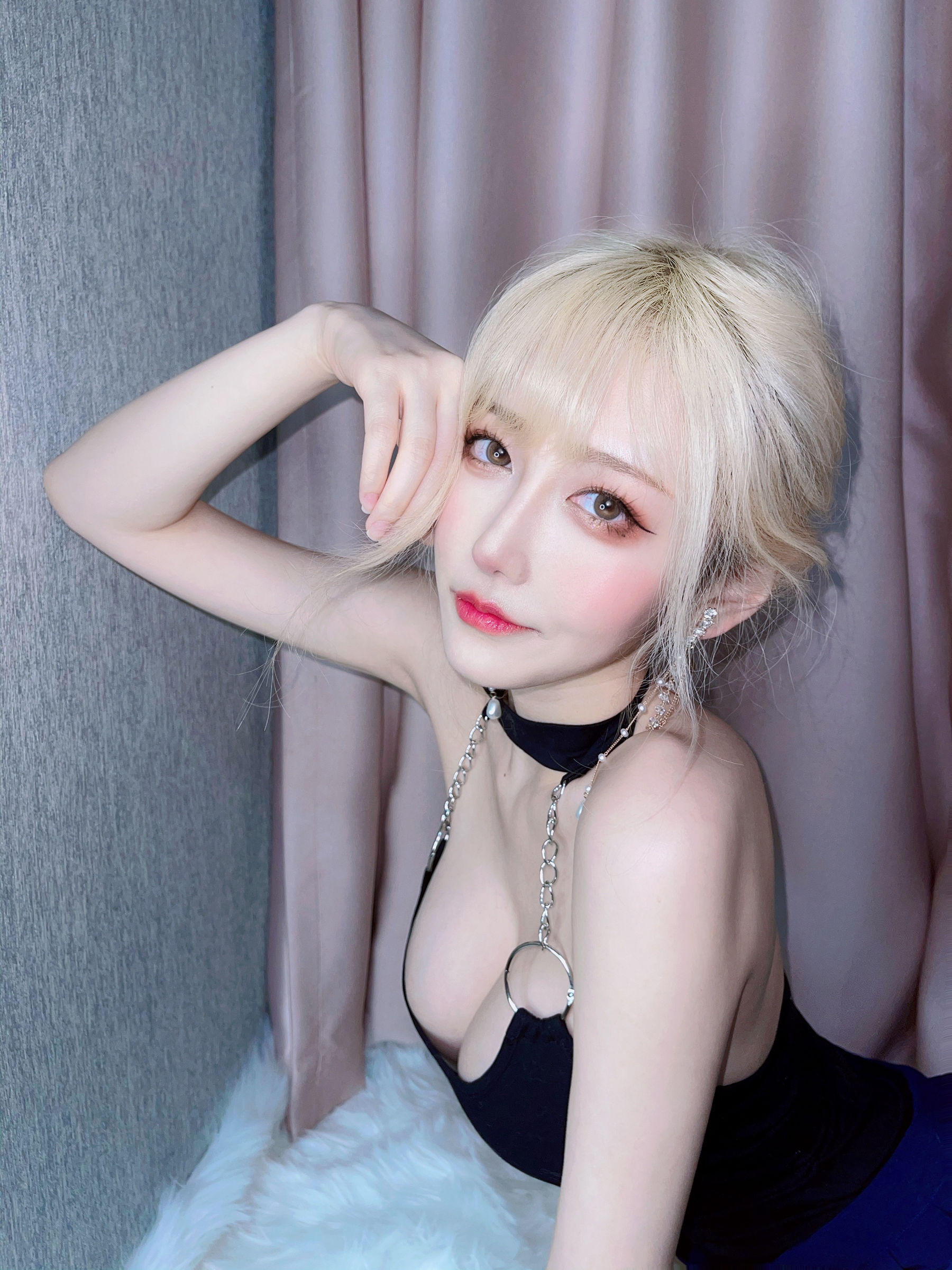 人气Coser啾小妍 – 金发芭比 [40P]