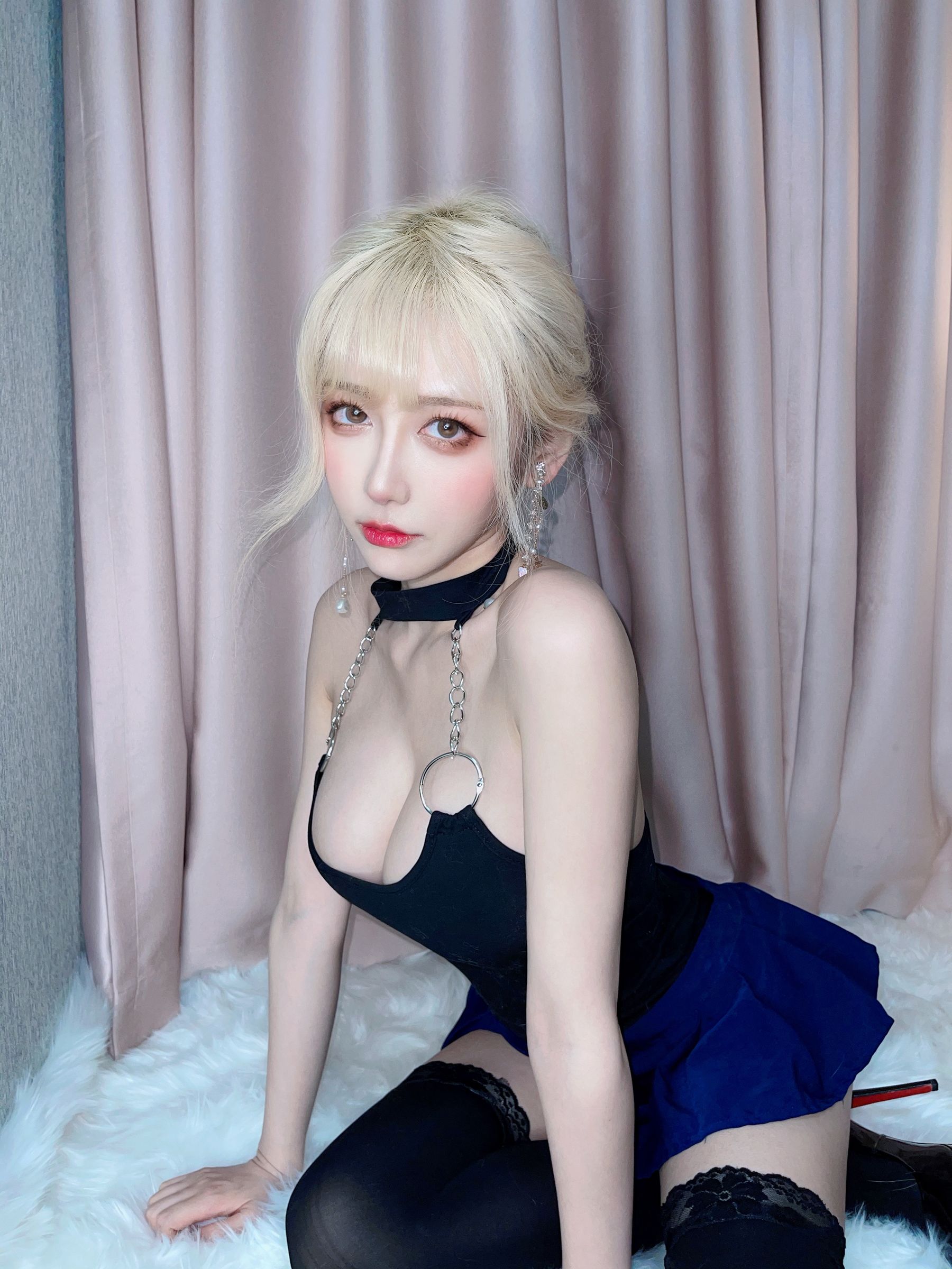 人气Coser啾小妍 – 金发芭比 [40P]