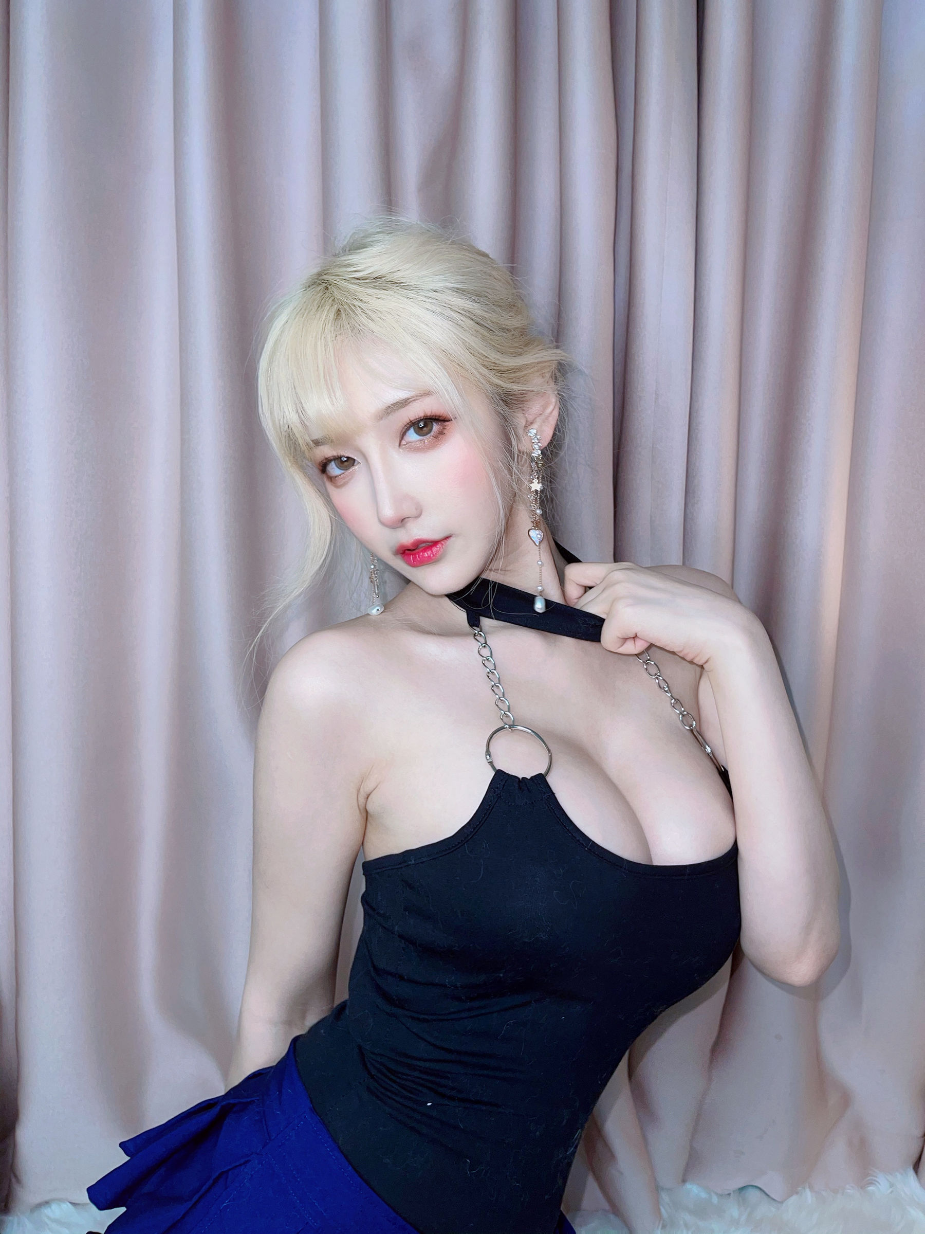 人气Coser啾小妍 – 金发芭比 [40P]