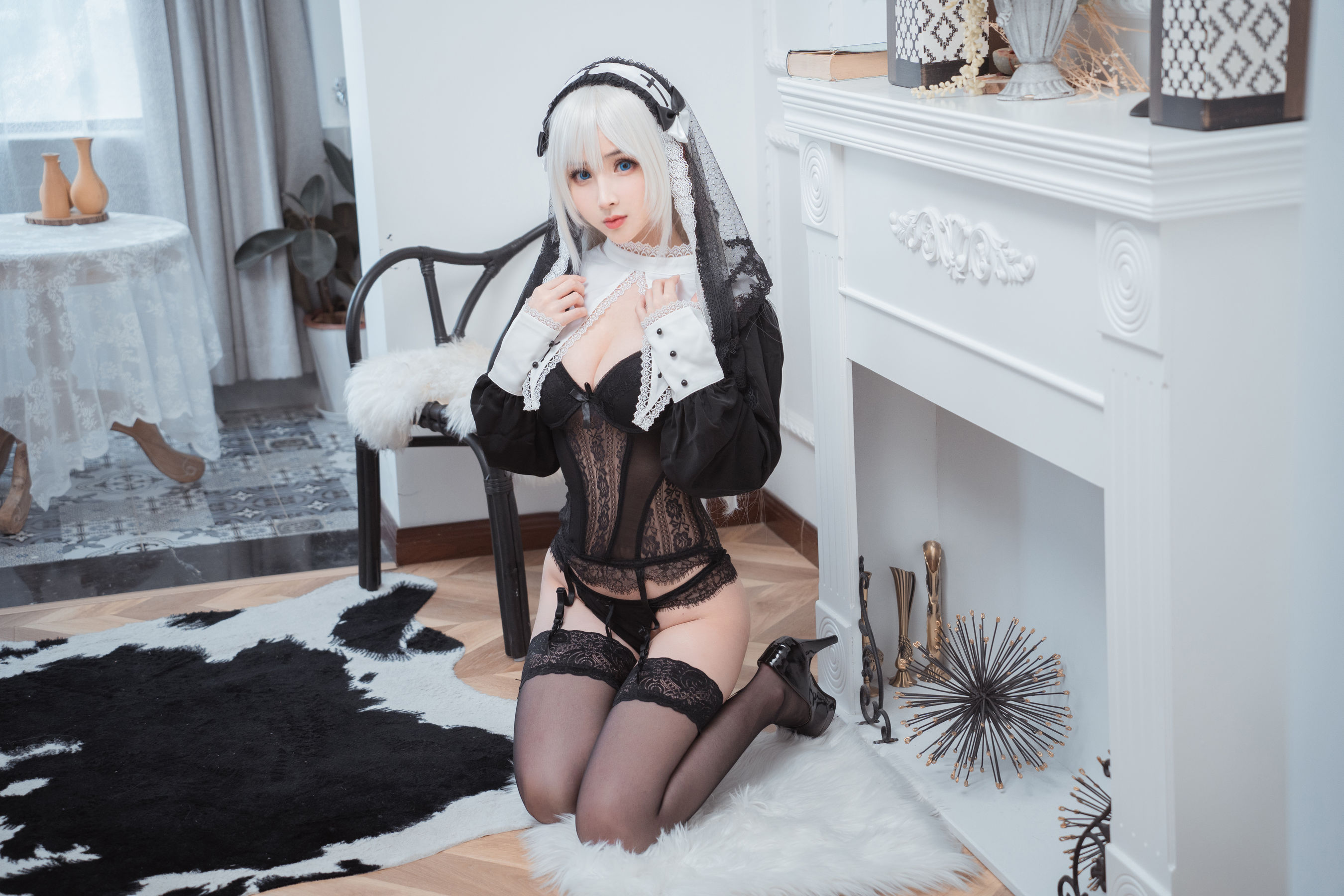 COS福利rioko凉凉子 – 兼职是修女的兔子小姐 [30P]