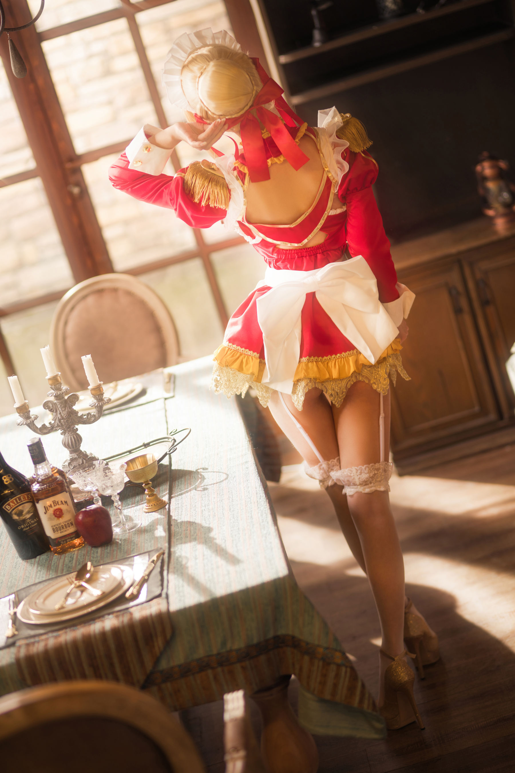 动漫博主爱老师_PhD – 尼禄YD女仆 [18P]