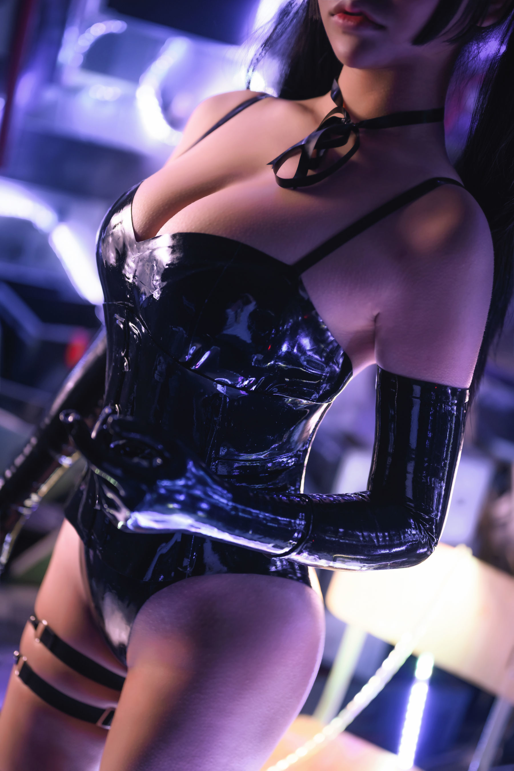 二次元妹子抱走莫子aa 情趣闪亮胶衣 [43P]