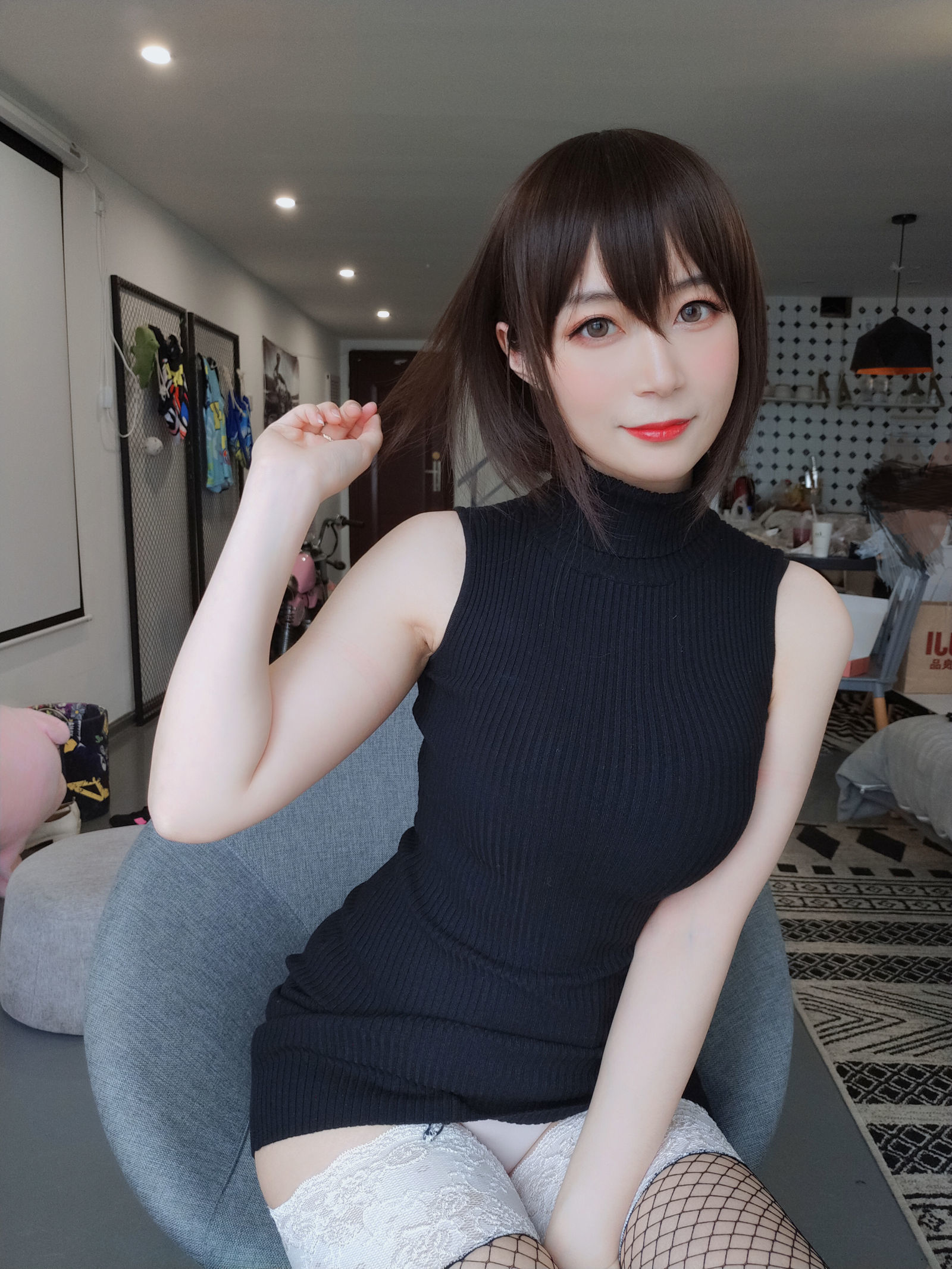 [萝莉COS] 白银 – 黑色包臀裙 [35P]