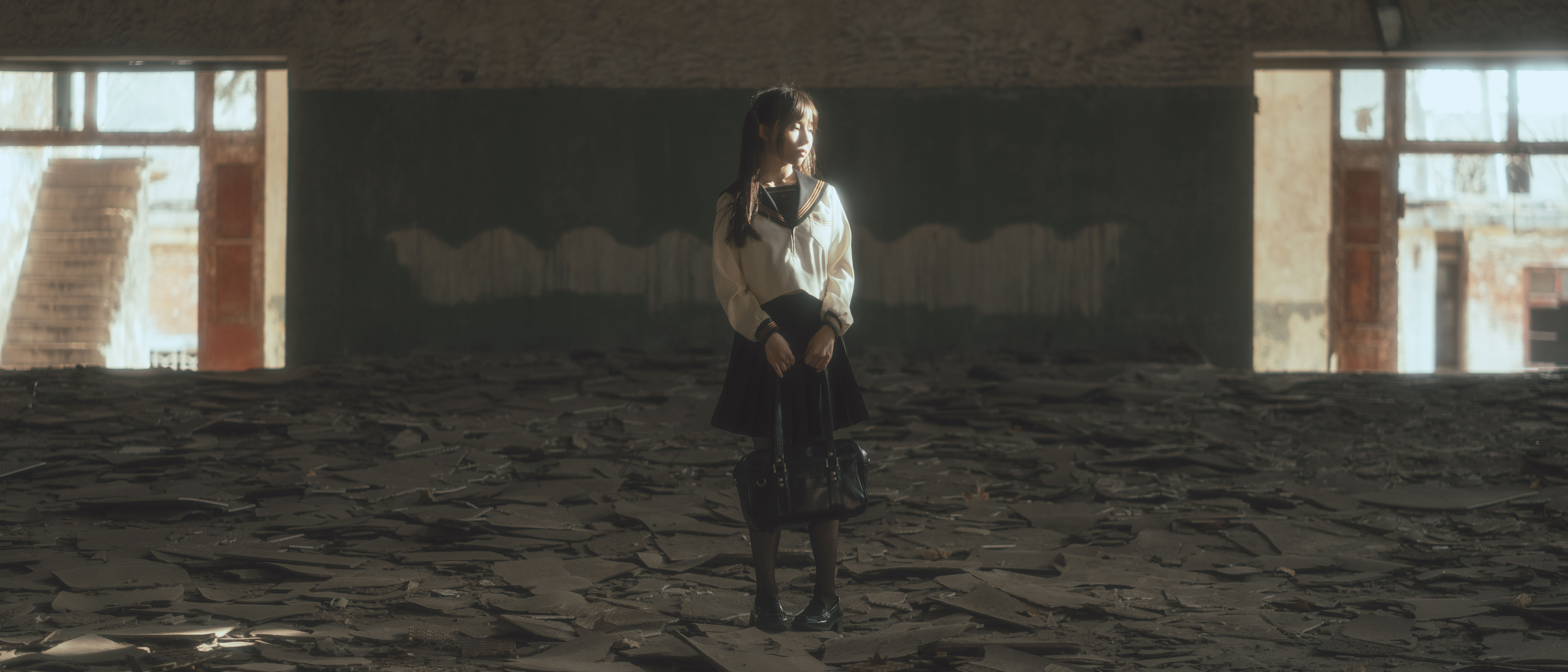 六味帝皇酱 – 废墟JK [44P]