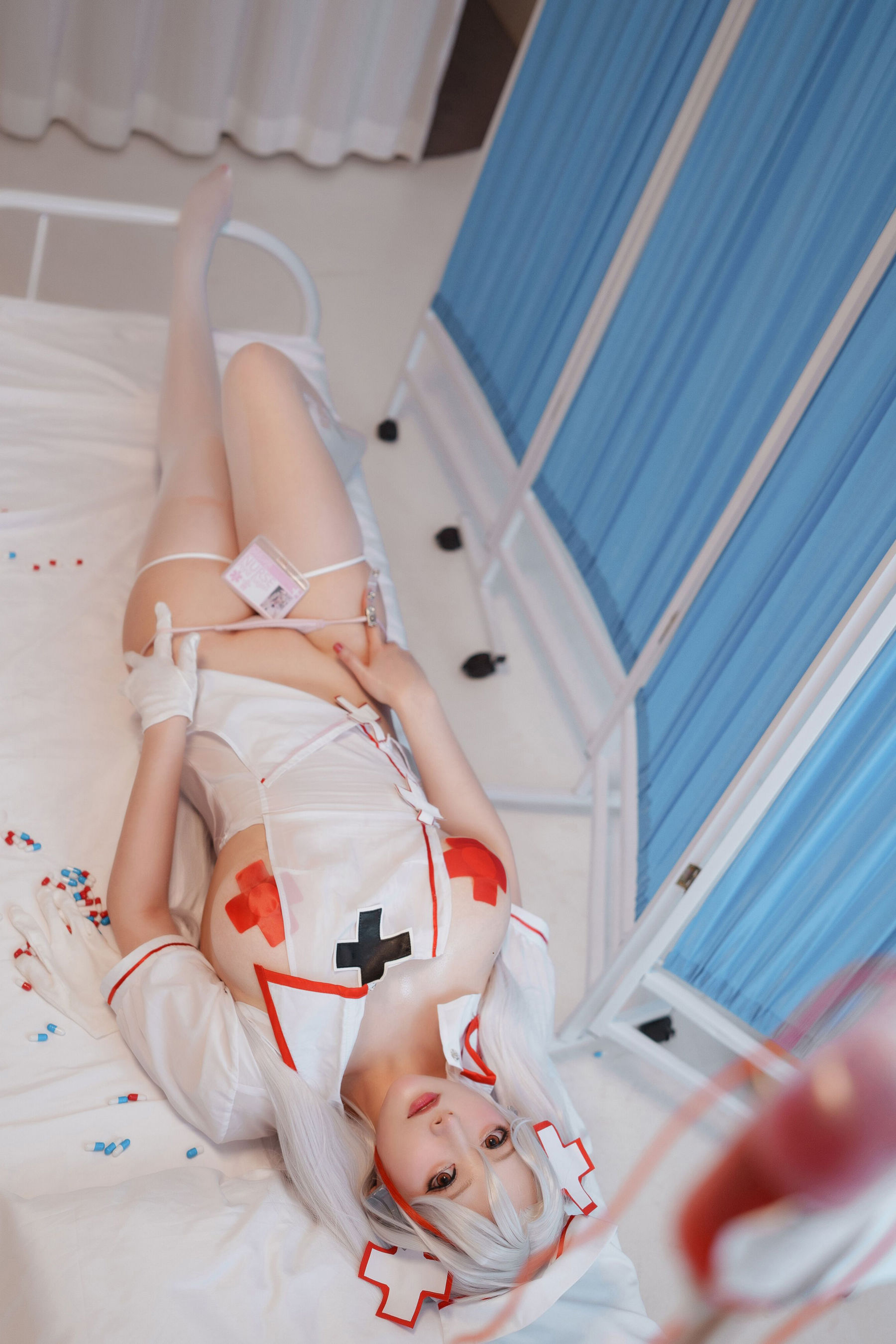 高颜值coser念念_D – 欧根护士 [25P]