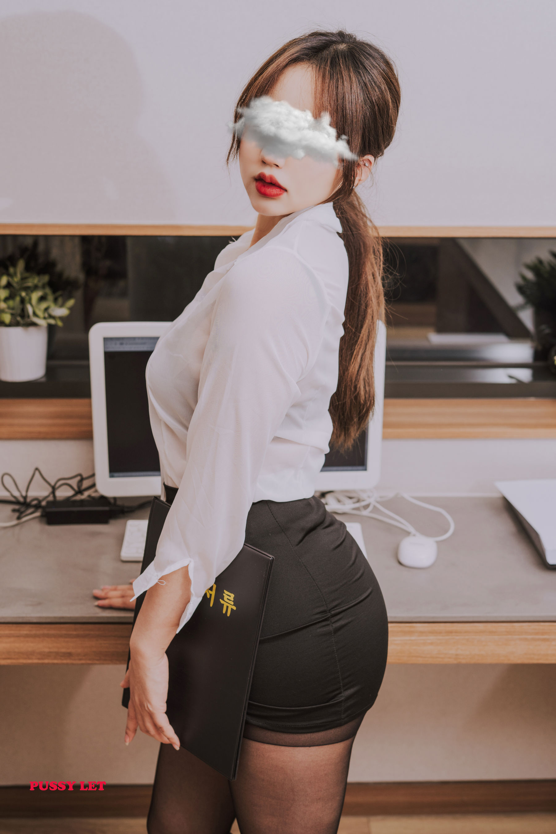 [PUSSY LET] Vol.07 Cony – Office Girl [32P]